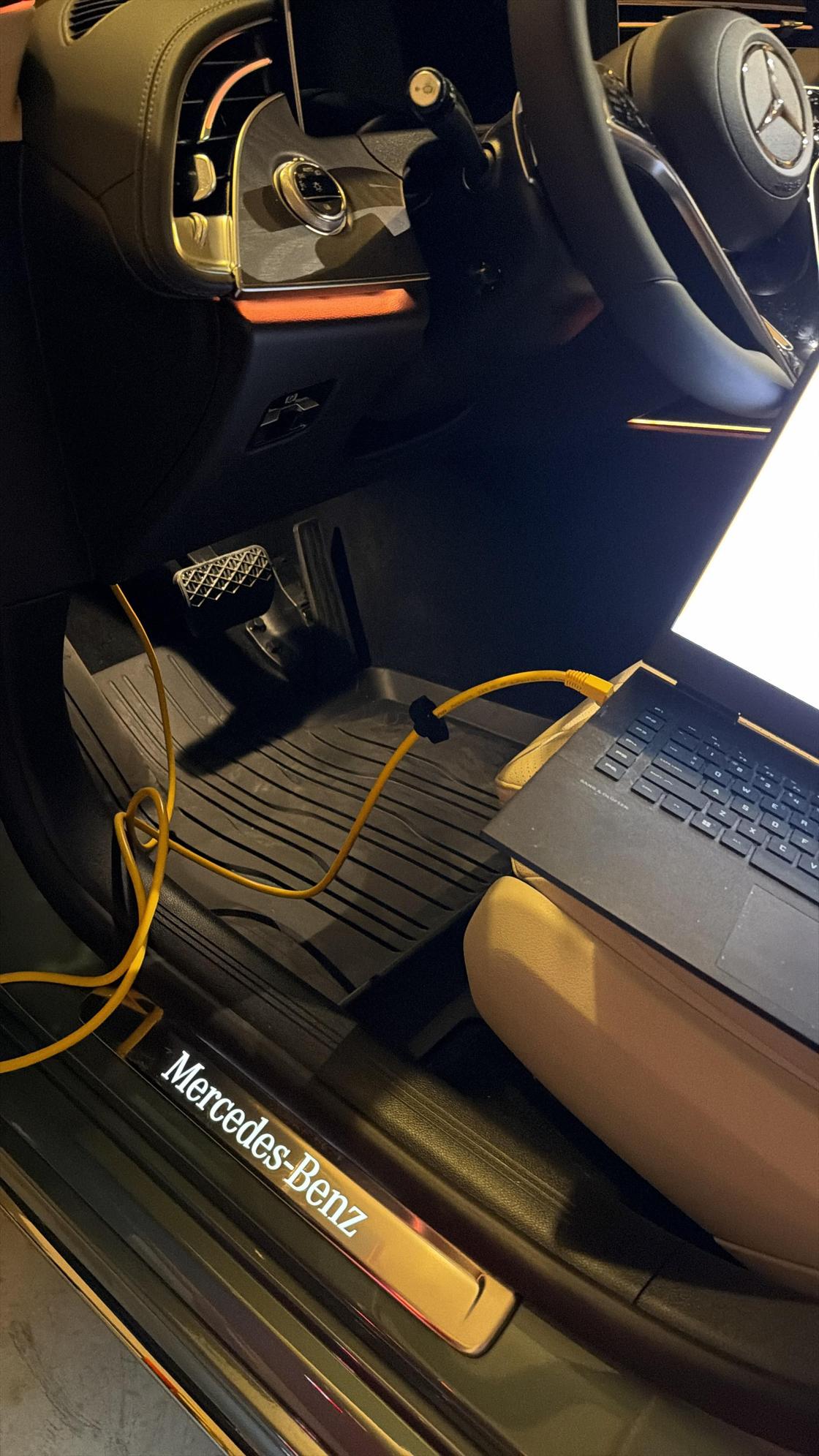 Enet cable + windows laptop 