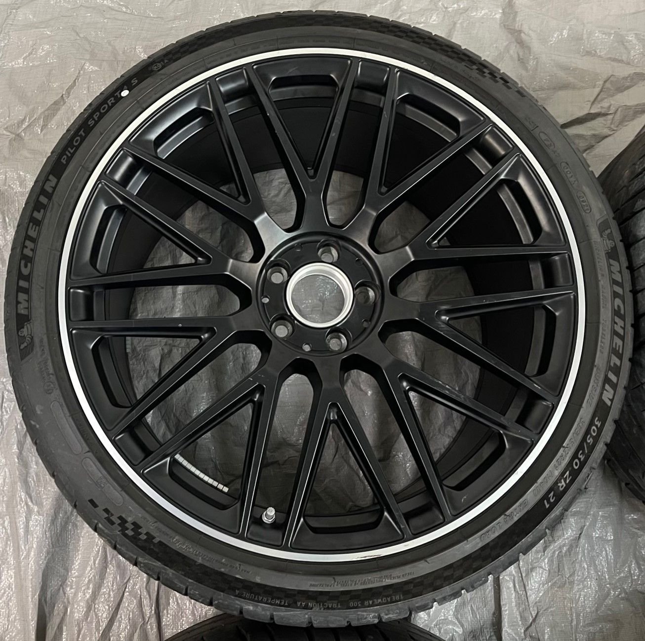 Wheels and Tires/Axles - 21" Mercedes Benz SL55 SL63 AMG OEM Wheels and Tires Pilot 4S A2324013000 A232401290 - Used - 2022 to 2024 Mercedes-Benz SL63 AMG - 2022 to 2024 Mercedes-Benz SL55 AMG - Bristol, CT 06010, United States