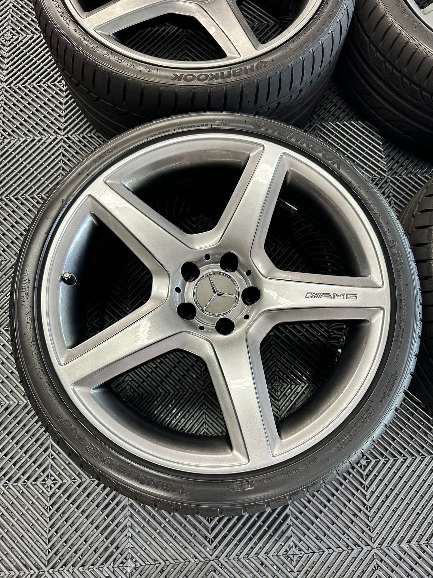 Wheels and Tires/Axles - Mercedes Benz OEM 19" W219 CLS55 CLS63 AMG Wheels with Tires - Used - All Years Mercedes-Benz E-Class - All Years Mercedes-Benz CLS-Class - Glendale Heights, IL 60139, United States