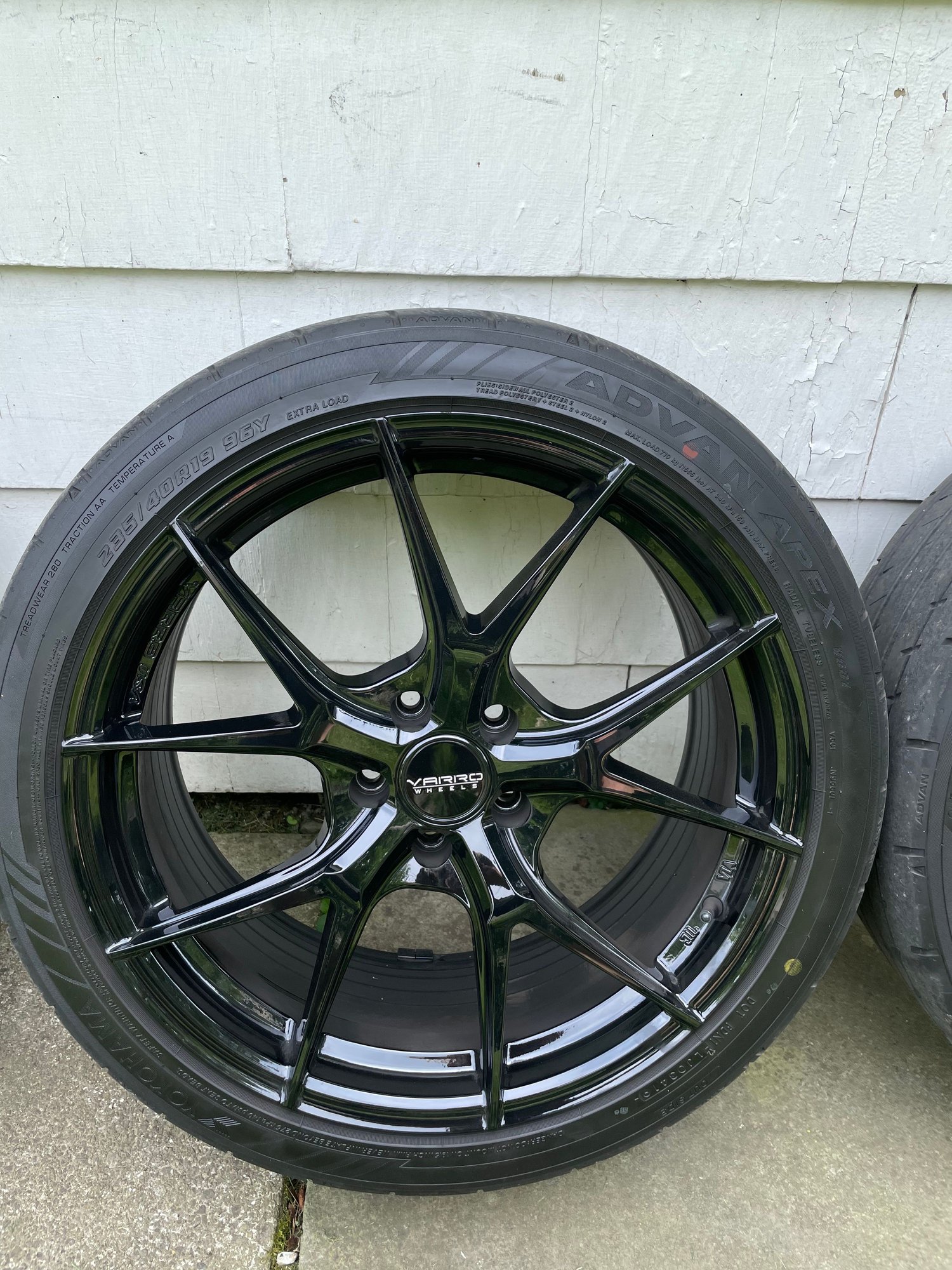 Wheels and Tires/Axles - 5x112 Varro 19x8.5 19x9.5 Staggered Gloss Black With Like New Yokohama Apex Tires - Used - 2017 to 2023 Mercedes-Benz C43 AMG - Elmira, NY 14905, United States