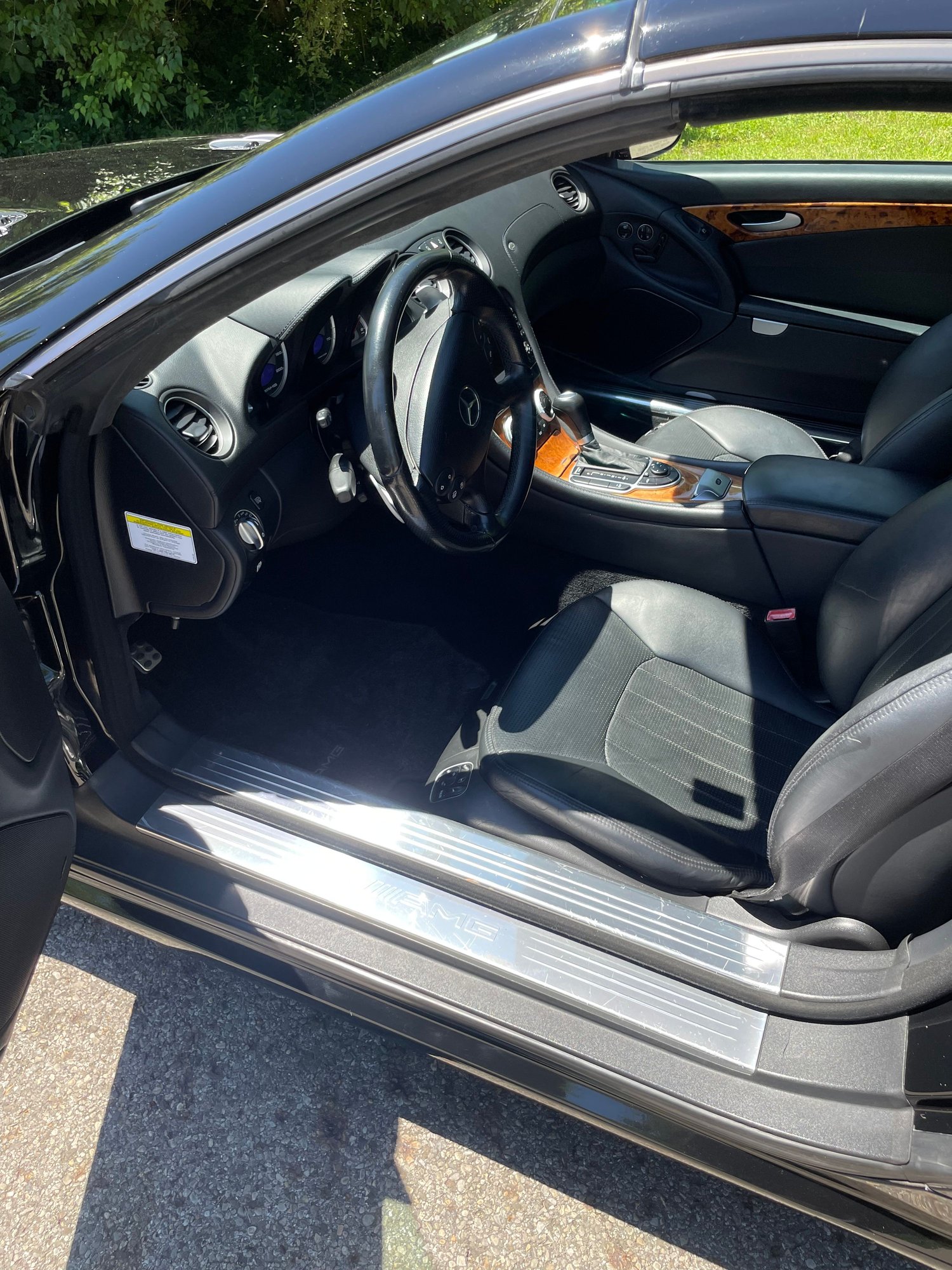 2007 Mercedes-Benz SL55 AMG - 2007 MERCEDES AMG SL55 $25K - Used - VIN WDBSK72F77F125175 - 93,727 Miles - 8 cyl - 2WD - Automatic - Convertible - Black - Columbus, OH 43219, United States
