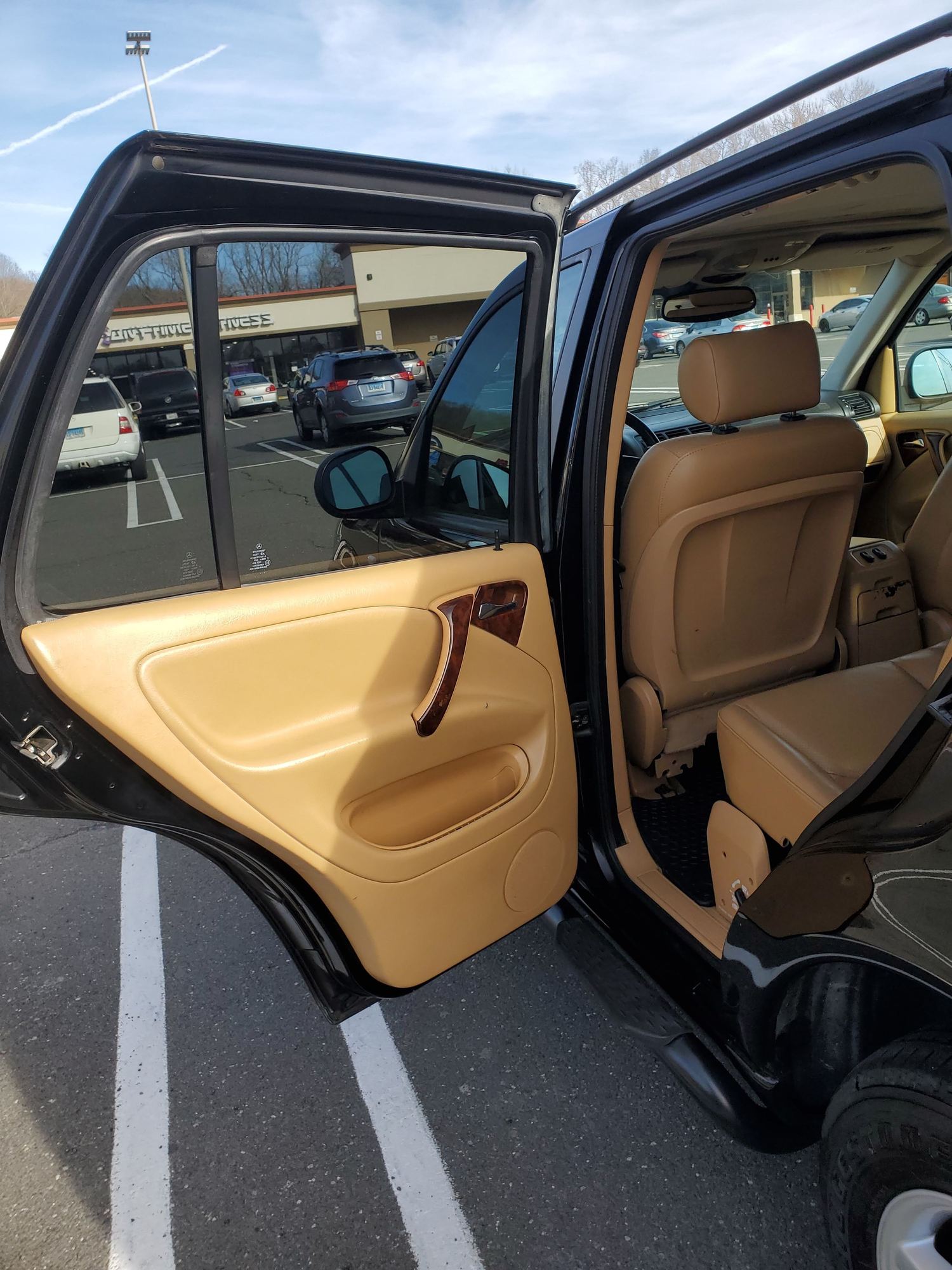 1999 Mercedes-Benz ML320 - ML320 Well kept real treasure! - Used - VIN 4JGAB54E4XA115007 - 234,000 Miles - 6 cyl - AWD - Automatic - SUV - Black - Voorhees, NJ 08043, United States