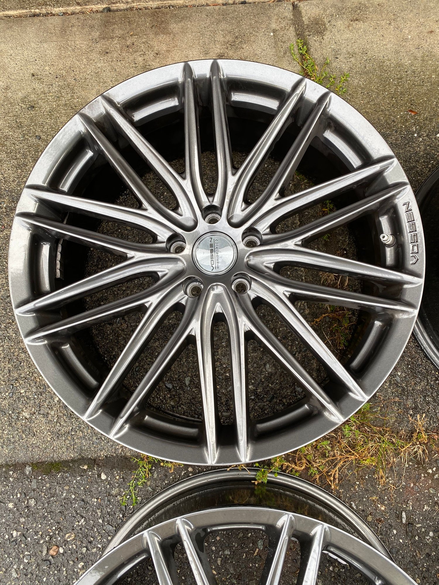 Wheels and Tires/Axles - 20x8.5 ET40 5x112 66.5 Vossen VFS-4 - Used - 2005 to 2020 Mercedes-Benz E350 - Vancouver, BC V6P4C7, Canada
