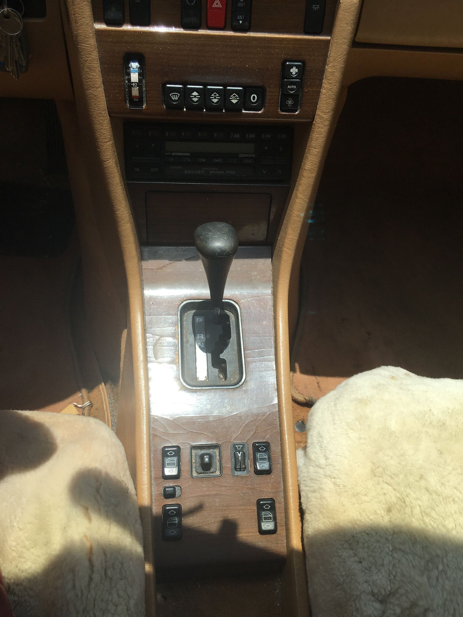 1988 Mercedes-Benz 300CE - Mercedes 300CE-- $3000 OBO - Used - VIN WDBEA50D9JA600870 - 324,608 Miles - 6 cyl - 2WD - Automatic - Coupe - Black - Overland Park, KS 66213, United States