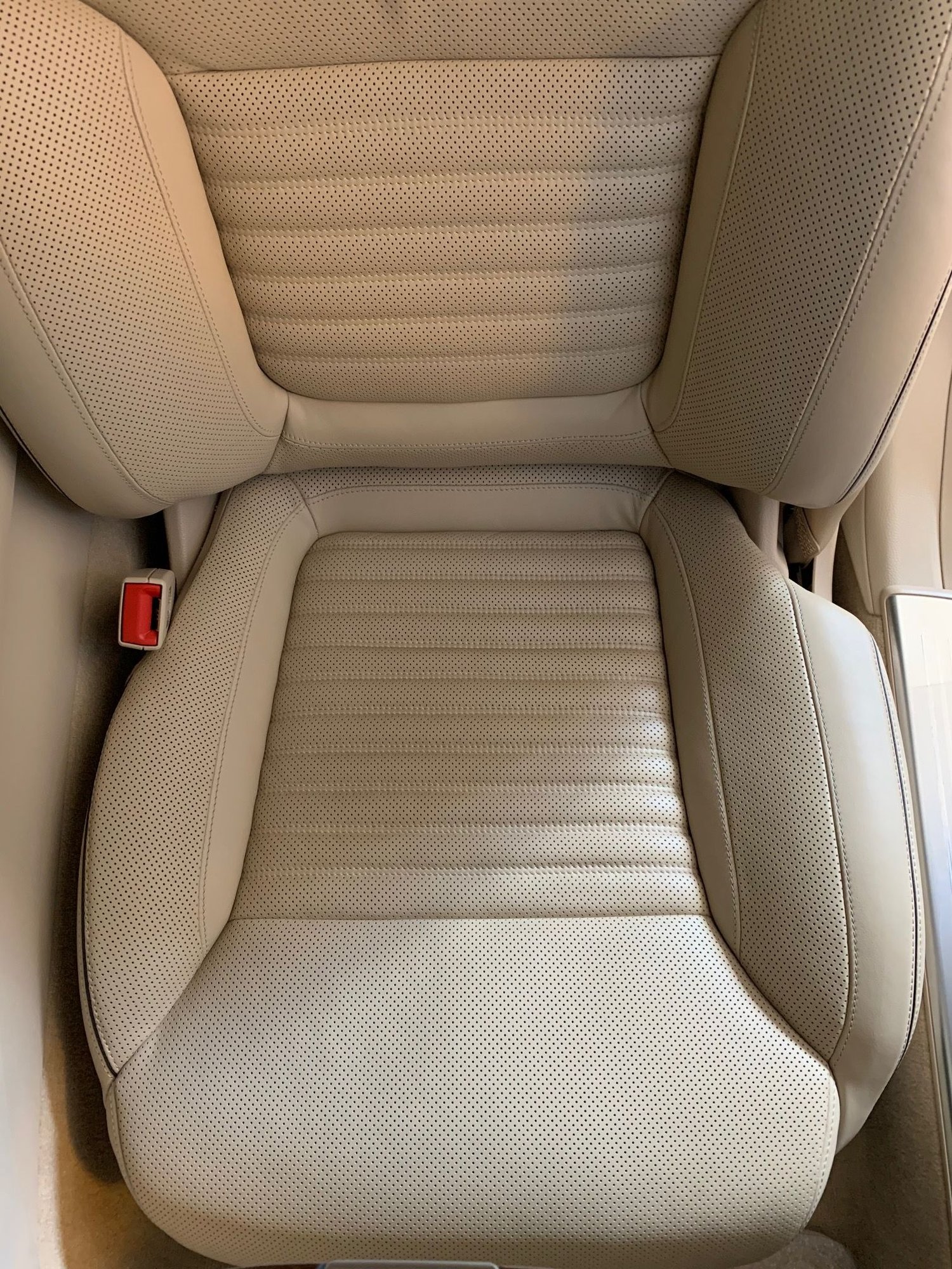 2013 Mercedes-Benz SL550 - 2013 Mercedes-Benz SL 550 - Used - VIN WDDJK7DA7DF012021 - 13,750 Miles - 8 cyl - 2WD - Automatic - Convertible - White - Irvine, CA 92603, United States