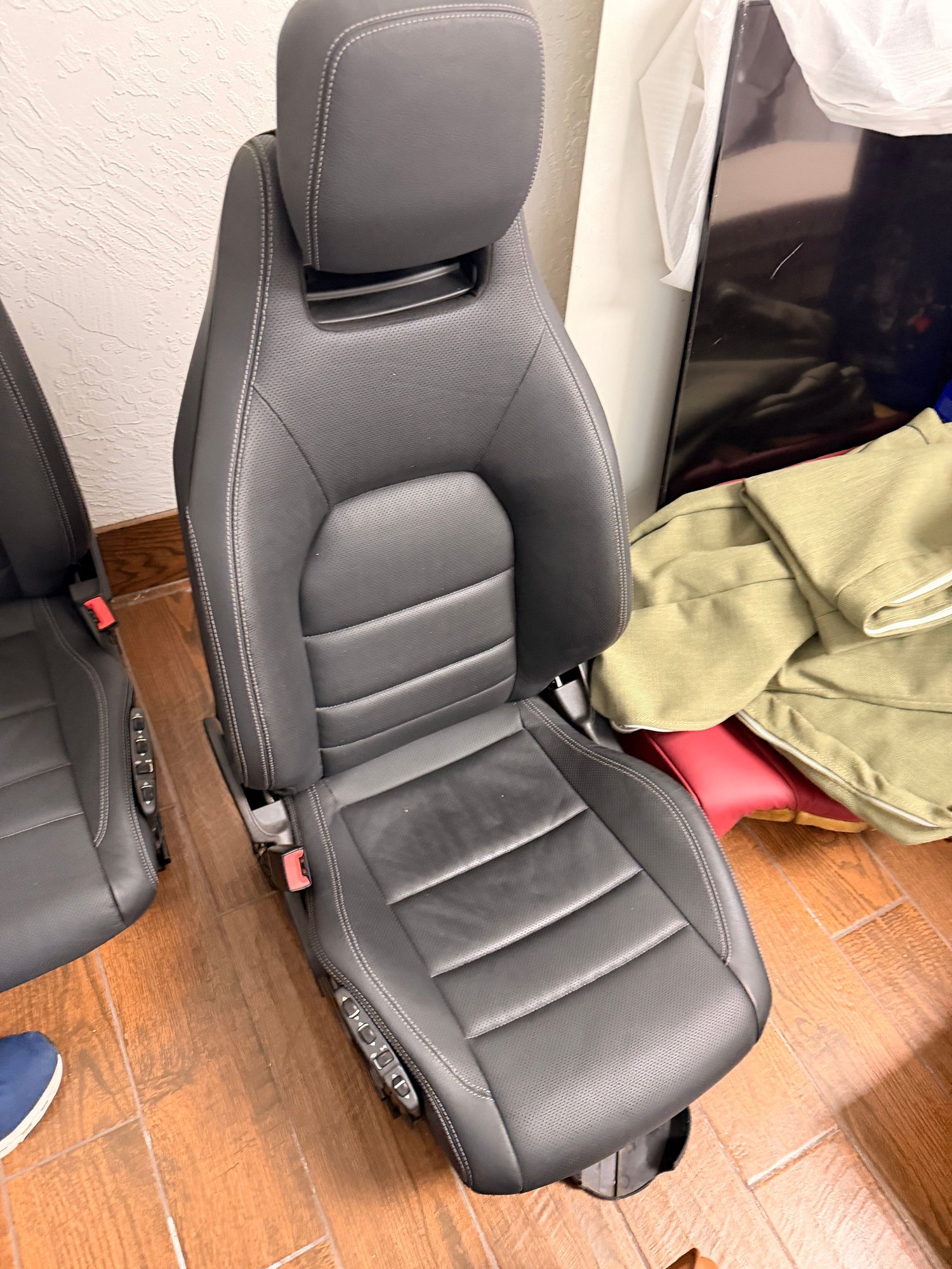 Interior/Upholstery - C207 Dynamic Front Drivee & Passenger Seats - Used - 2010 to 2017 Mercedes-Benz E350 - Costa Mesa, CA 92627, United States