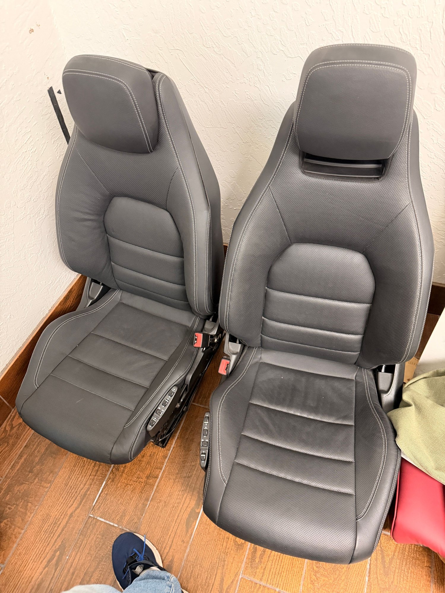 Interior/Upholstery - C207 Dynamic Front Drivee & Passenger Seats - Used - 2010 to 2017 Mercedes-Benz E350 - Costa Mesa, CA 92627, United States