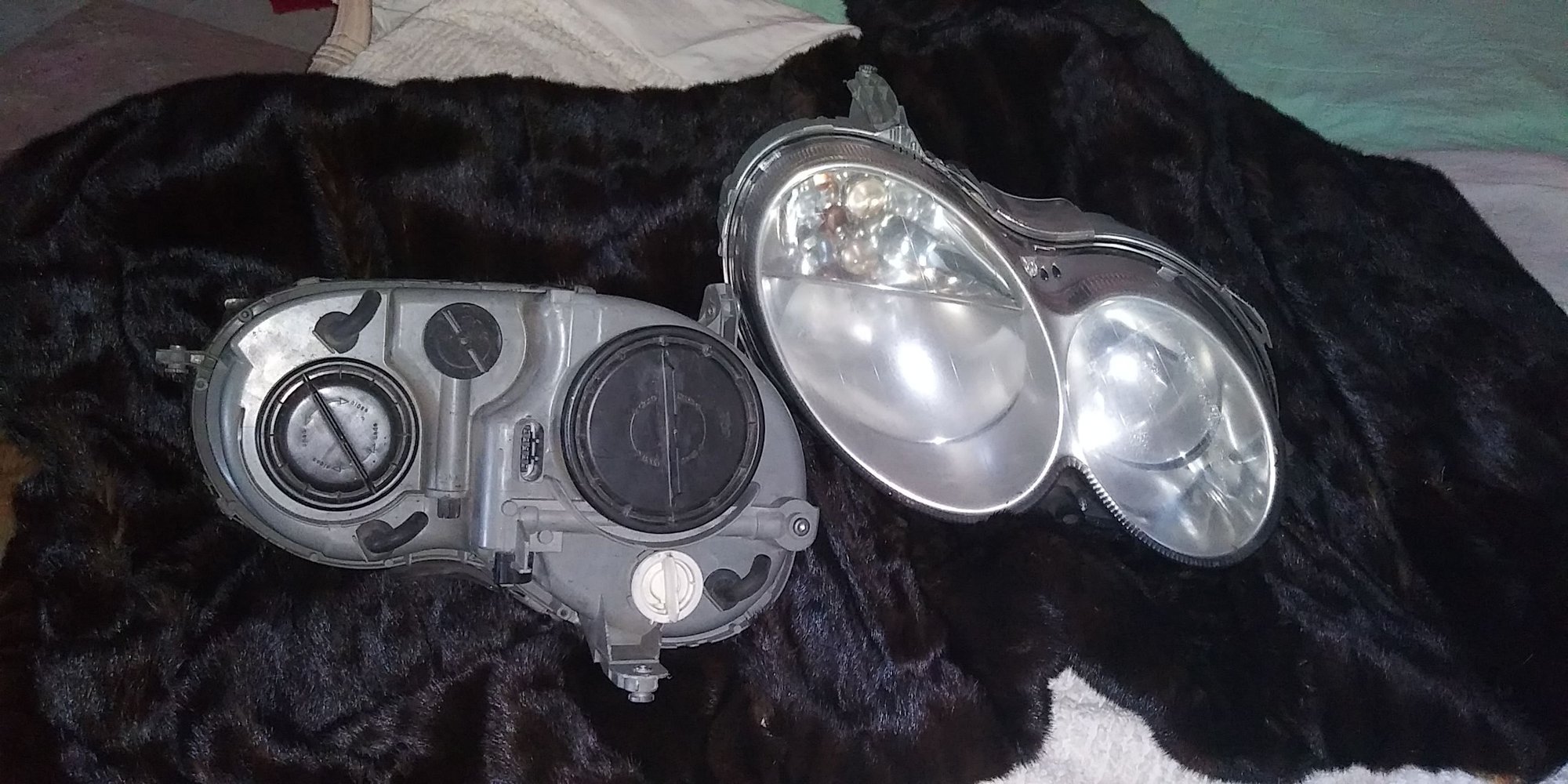 Lights - W 209 2008 factory headlight assembly for clk350 both left and. Right - Used - 2006 to 2009 Mercedes-Benz CLK350 - Desert Hot Springs, CA 92241, United States