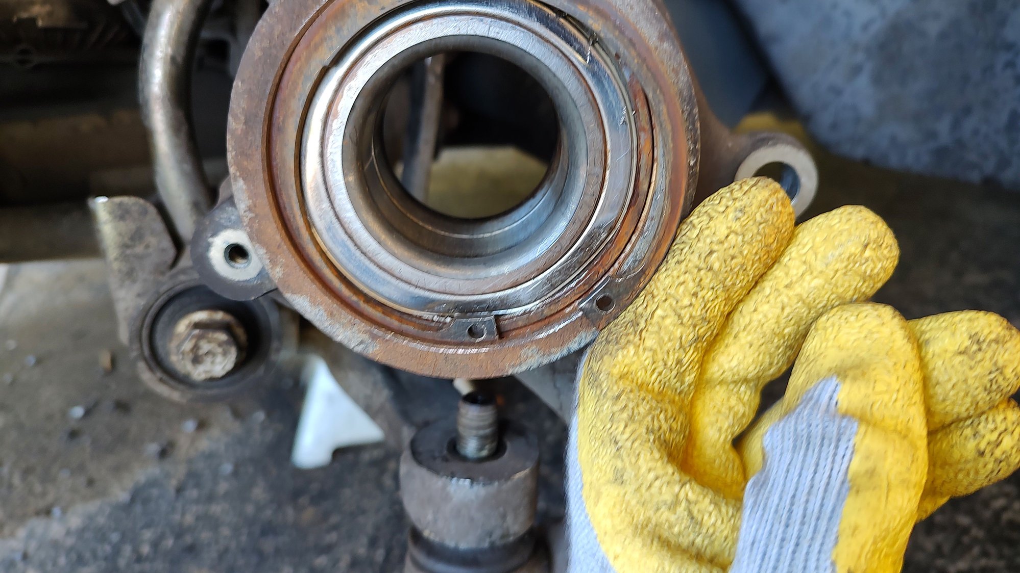 Question about installing New Bearing into New Hub 2008 E350 4Matic