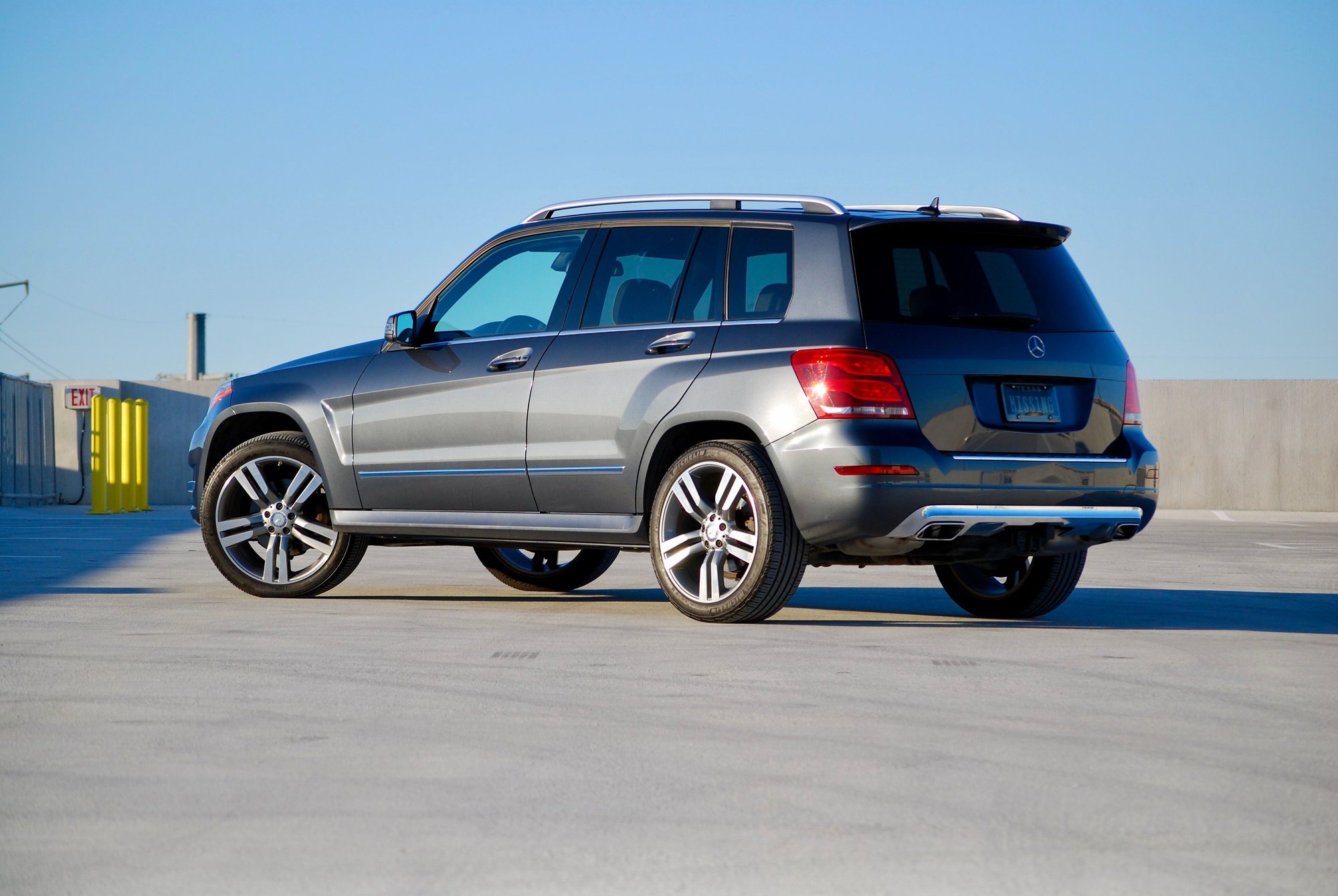 2014 Mercedes-Benz GLK350 - 2014 Mercedes GLK350 4MATIC - LOADED!!! - Used - VIN WDCGG8JB7EG255245 - 78,300 Miles - 6 cyl - AWD - Automatic - SUV - Gray - Dallas, TX 75013, United States