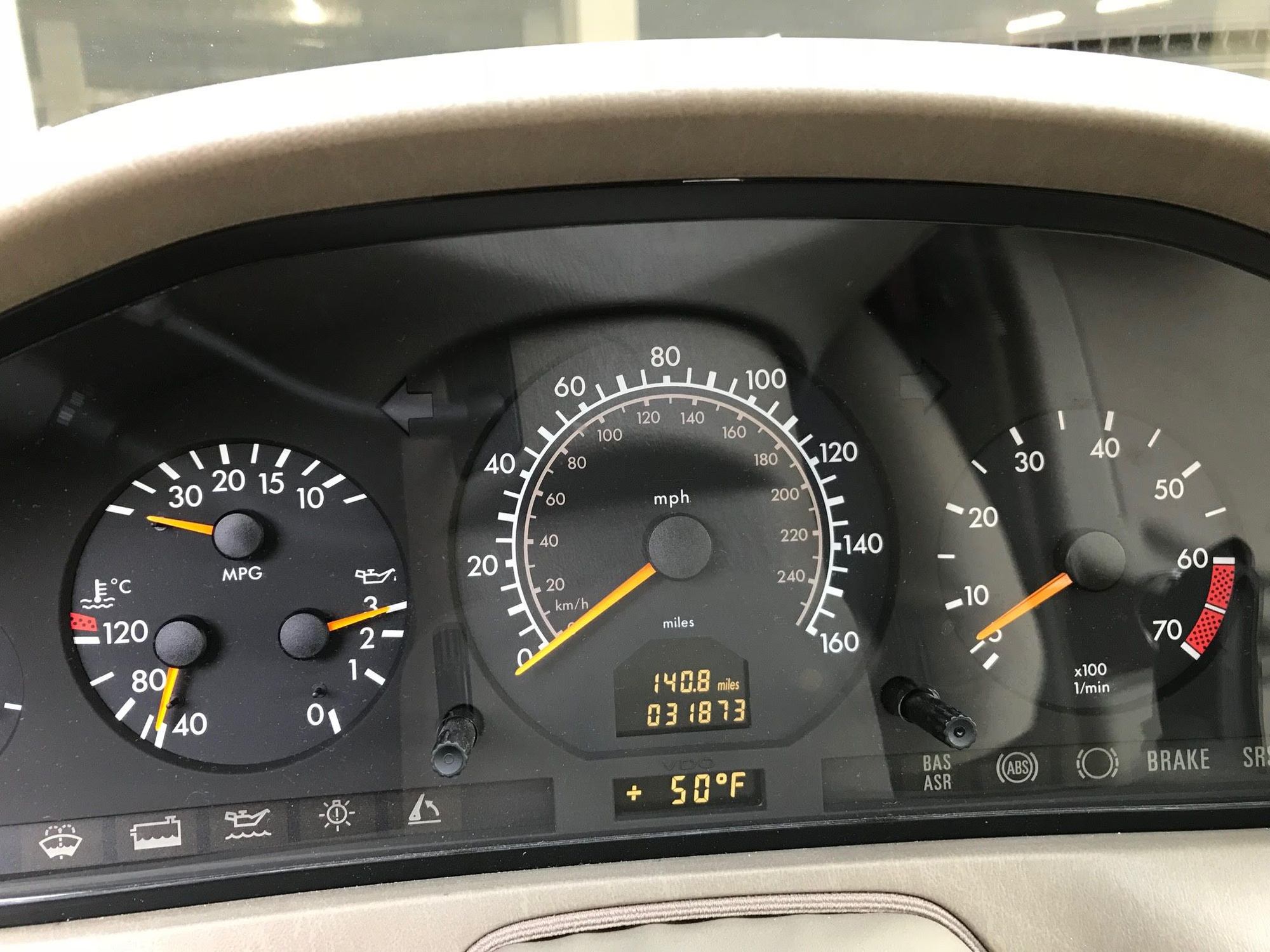 1998 Mercedes-Benz SL500 - 1998 Mercedes SL500 with Panoramic Glass Top - Used - VIN WDBFA67F0WF169623 - 32,000 Miles - 8 cyl - 2WD - Automatic - Convertible - Beige - vancouver, BC v6b6j7, Canada