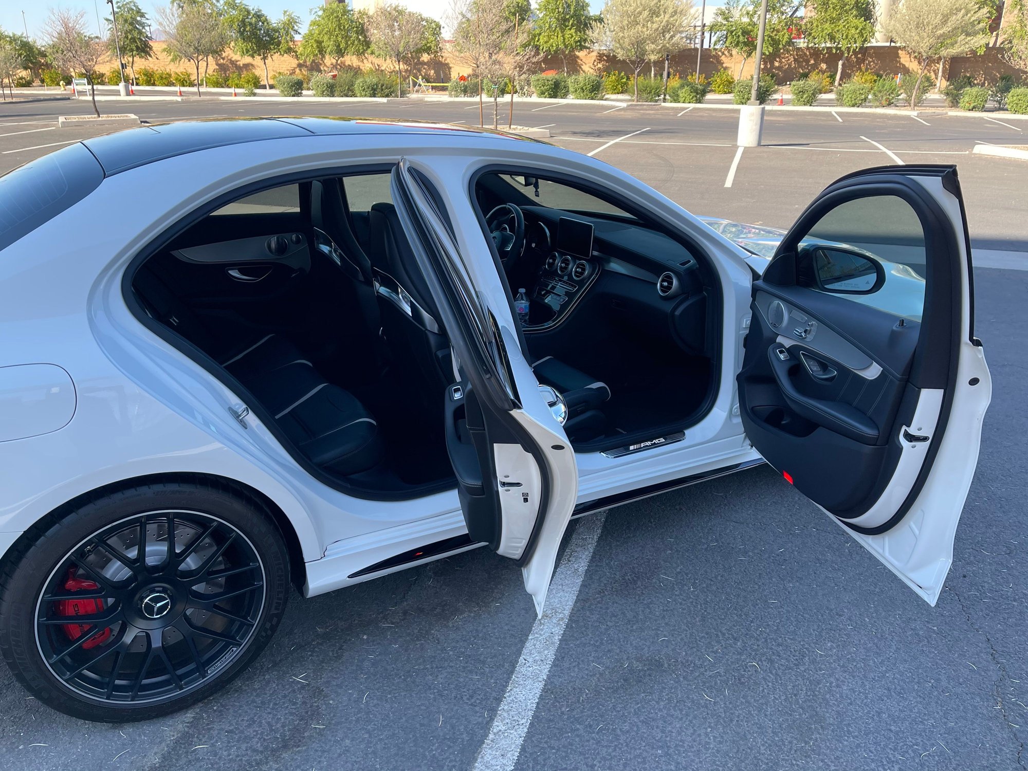 2018 Mercedes-Benz C63 AMG S - 2018 Mercedes Benz C63S AMG - Used - VIN 55SWF8HB9JU247919 - 32,256 Miles - 8 cyl - 2WD - Automatic - Sedan - White - Tempe, AZ 85281, United States