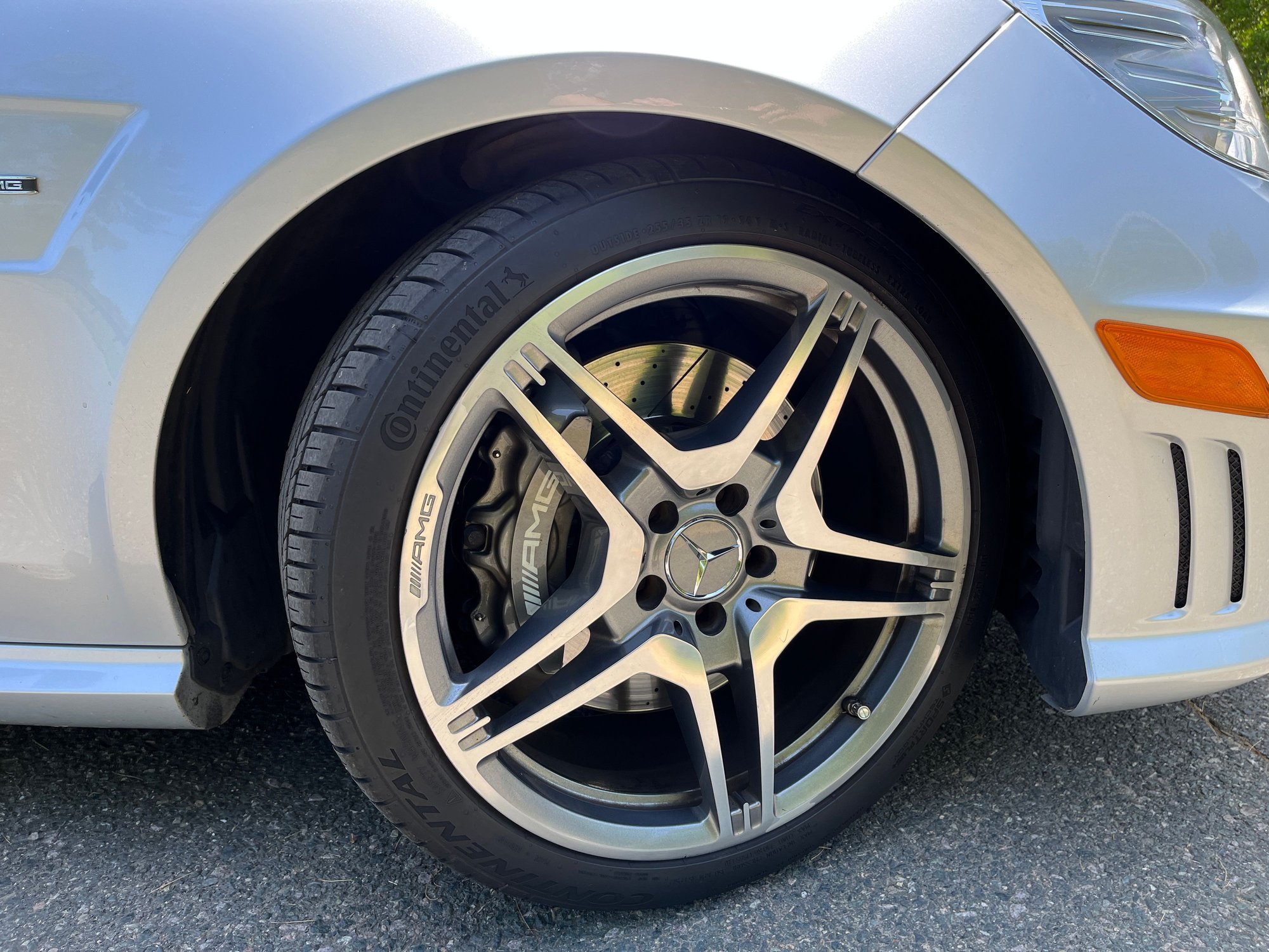 2011 Mercedes-Benz E63 AMG - 2011 Mercedes-Benz E-Class AMG E63 P30 - $39,900 (South Easton) - Used - VIN wddhf7hb0ba308269 - 72,169 Miles - 8 cyl - 2WD - Automatic - Sedan - Silver - South Easton, MA 02375, United States
