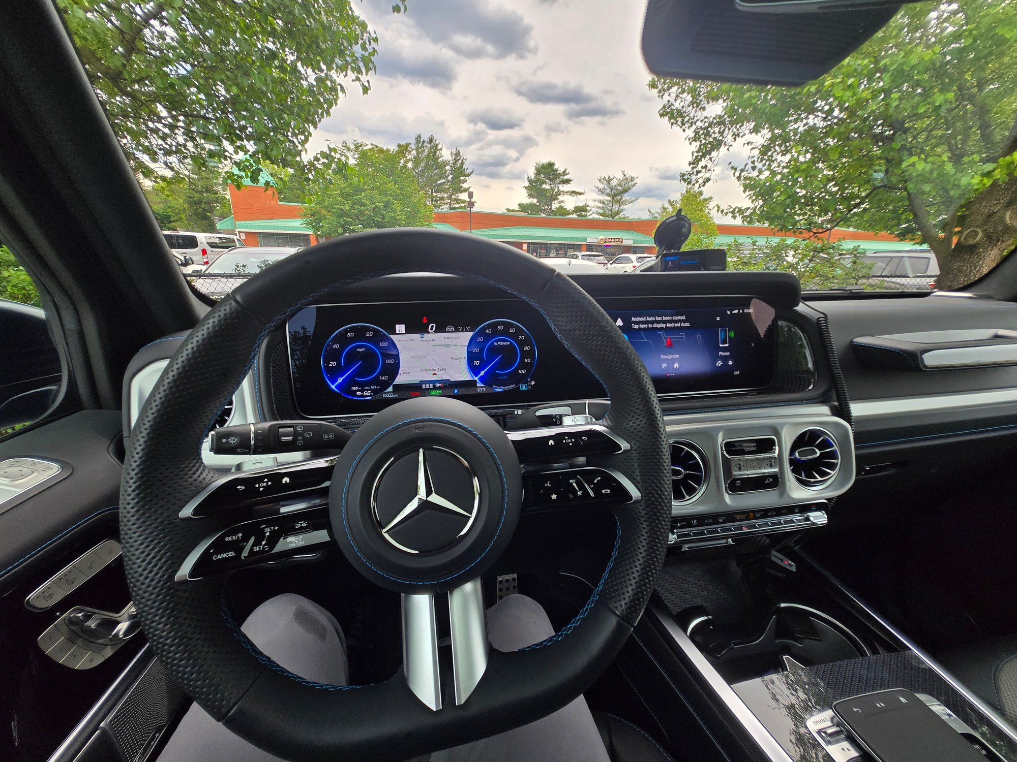 2025 Mercedes-Benz G-Class - 2025 G580 South Sea Blue Magno For Sale (NJ Tax Discount) - Used - VIN W1NWM0ABXSX017325 - 3,500 Miles - Franklin Lakes, NJ 07417, United States