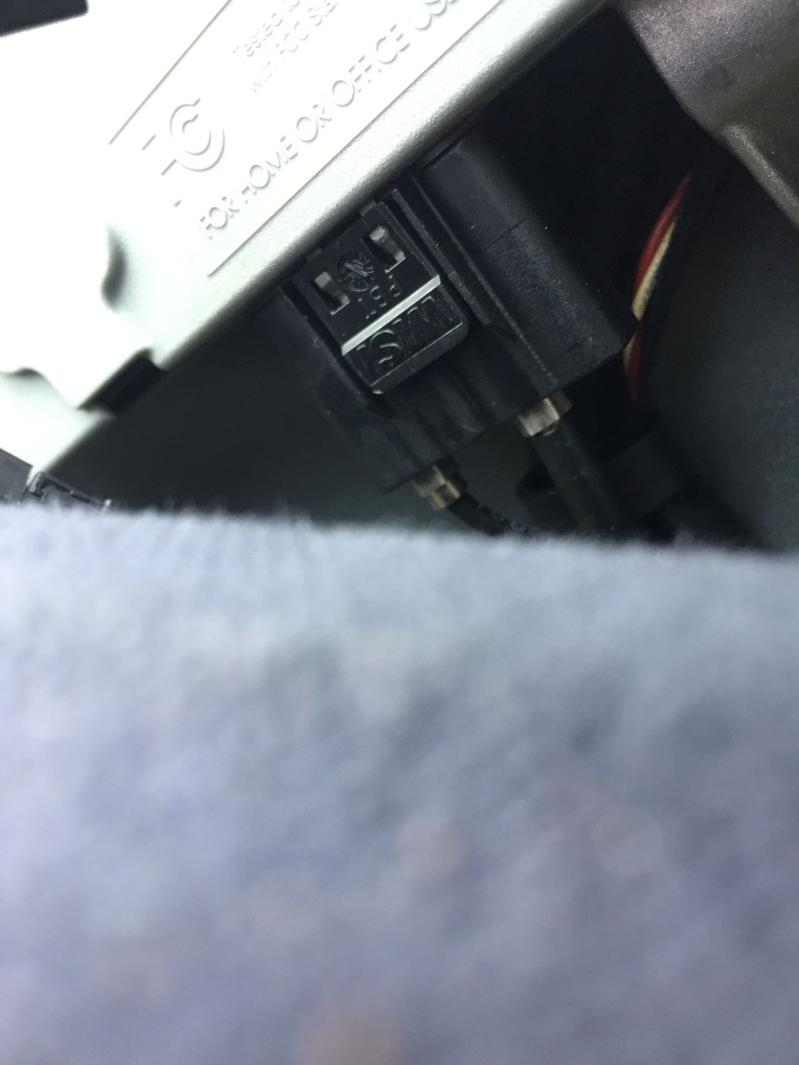 W211 Antenna Amplifier location Forums