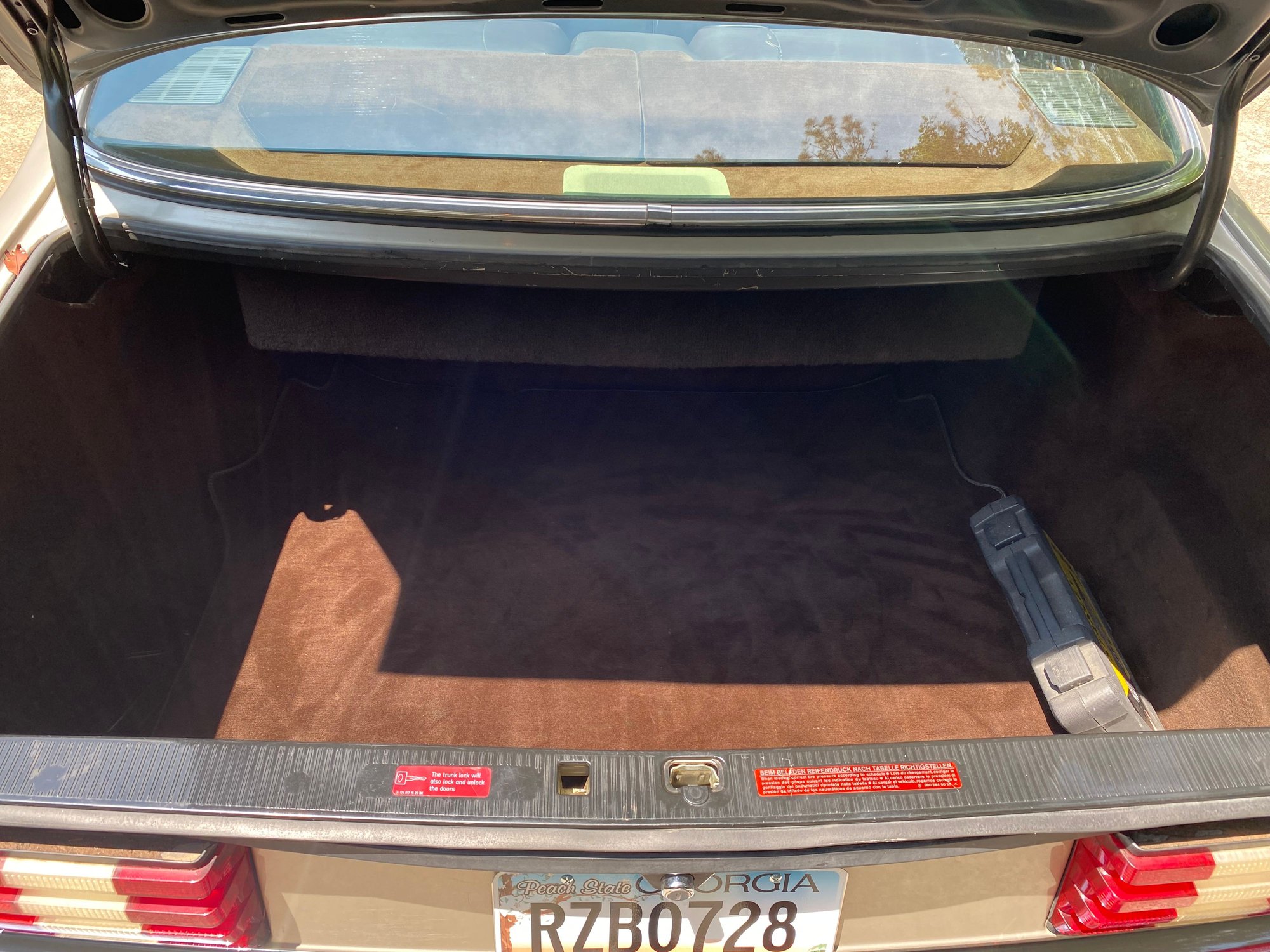 1985 Mercedes-Benz 500SEC - 1985 500 SEC For Sale - Used - VIN WDBCA44DXFA097773 - 106,500 Miles - 8 cyl - 2WD - Automatic - Coupe - Silver - Acworth, GA 30101, United States