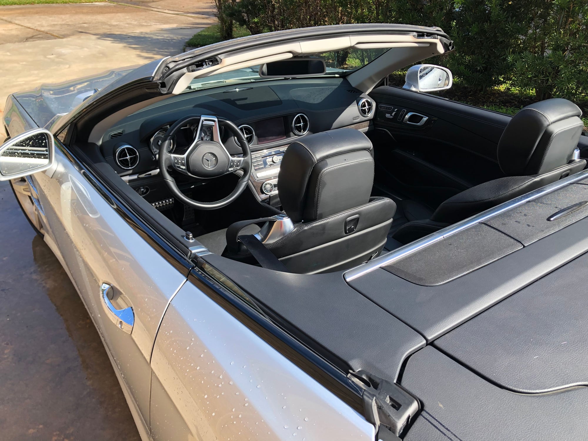 2013 Mercedes-Benz SL550 - The SL550 - Classic Hard top retractable roof - Used - VIN WDDJK7DA7DF016179 - 26,624 Miles - 8 cyl - Convertible - Silver - Houston, TX 77265, United States