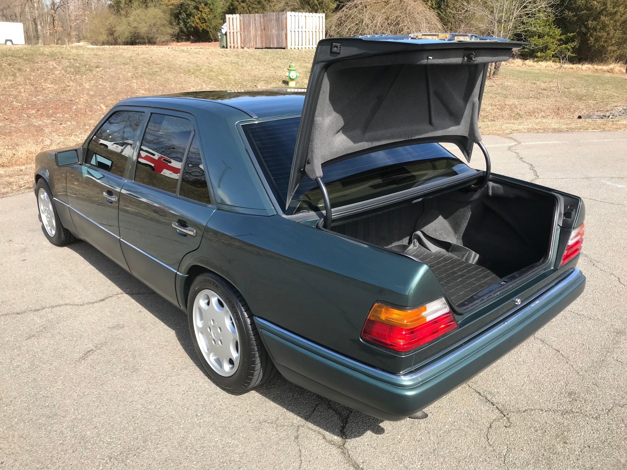 1995 Mercedes-Benz E300 - 1995 Mercedes-Benz E300 Diesel (Garage kept, dealership serviced, adult owned) - Used - VIN WDBEB31E6SC157429 - 239,801 Miles - 6 cyl - 2WD - Automatic - Sedan - Other - Manassas Park, VA 20111, United States