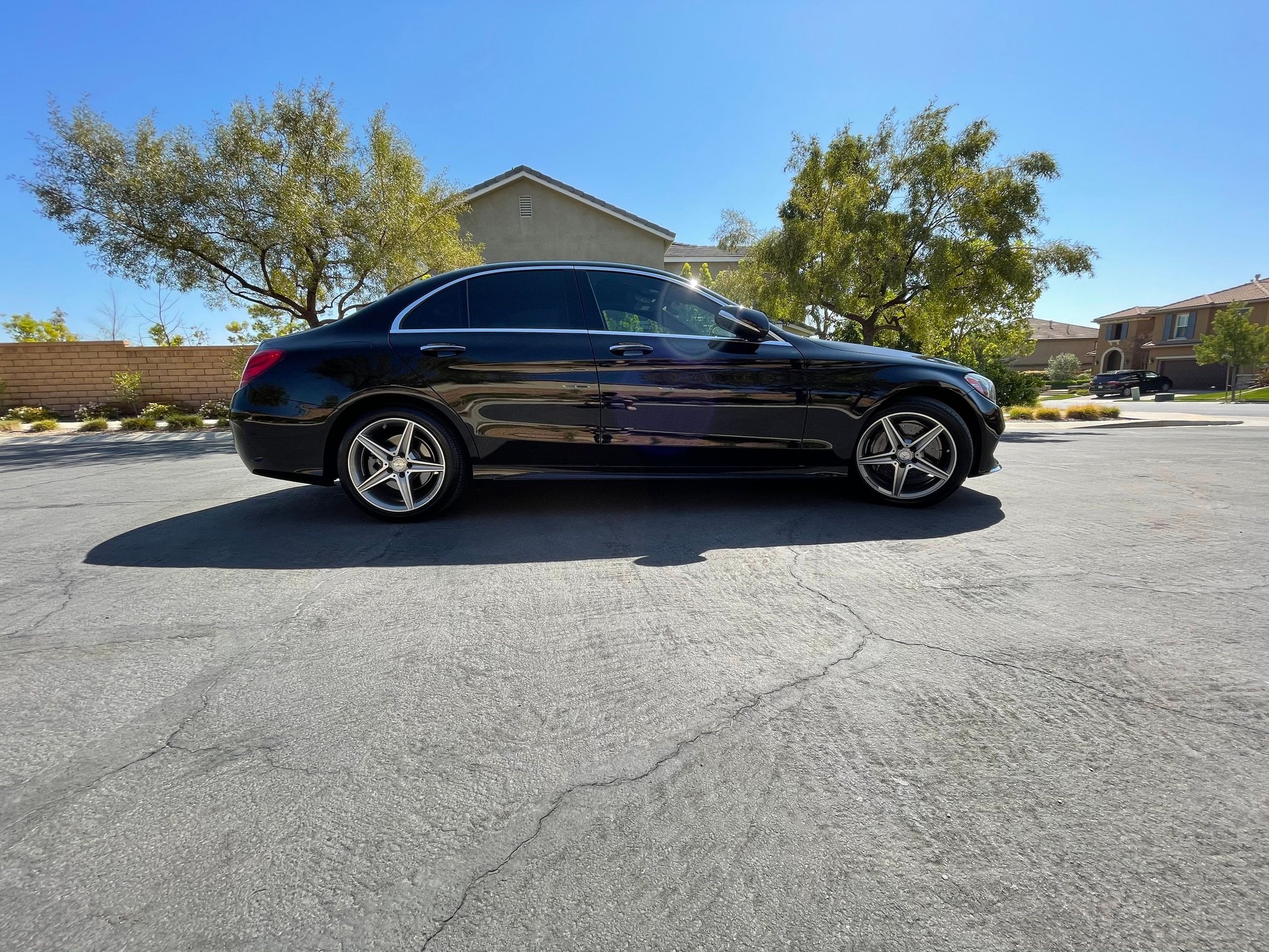 2015 Mercedes-Benz C400 - 2015 Mercedes Benz C400 - Used - VIN 55SWF6GB7FU020208 - 59,951 Miles - 6 cyl - Sedan - Black - Corona, CA 92883, United States