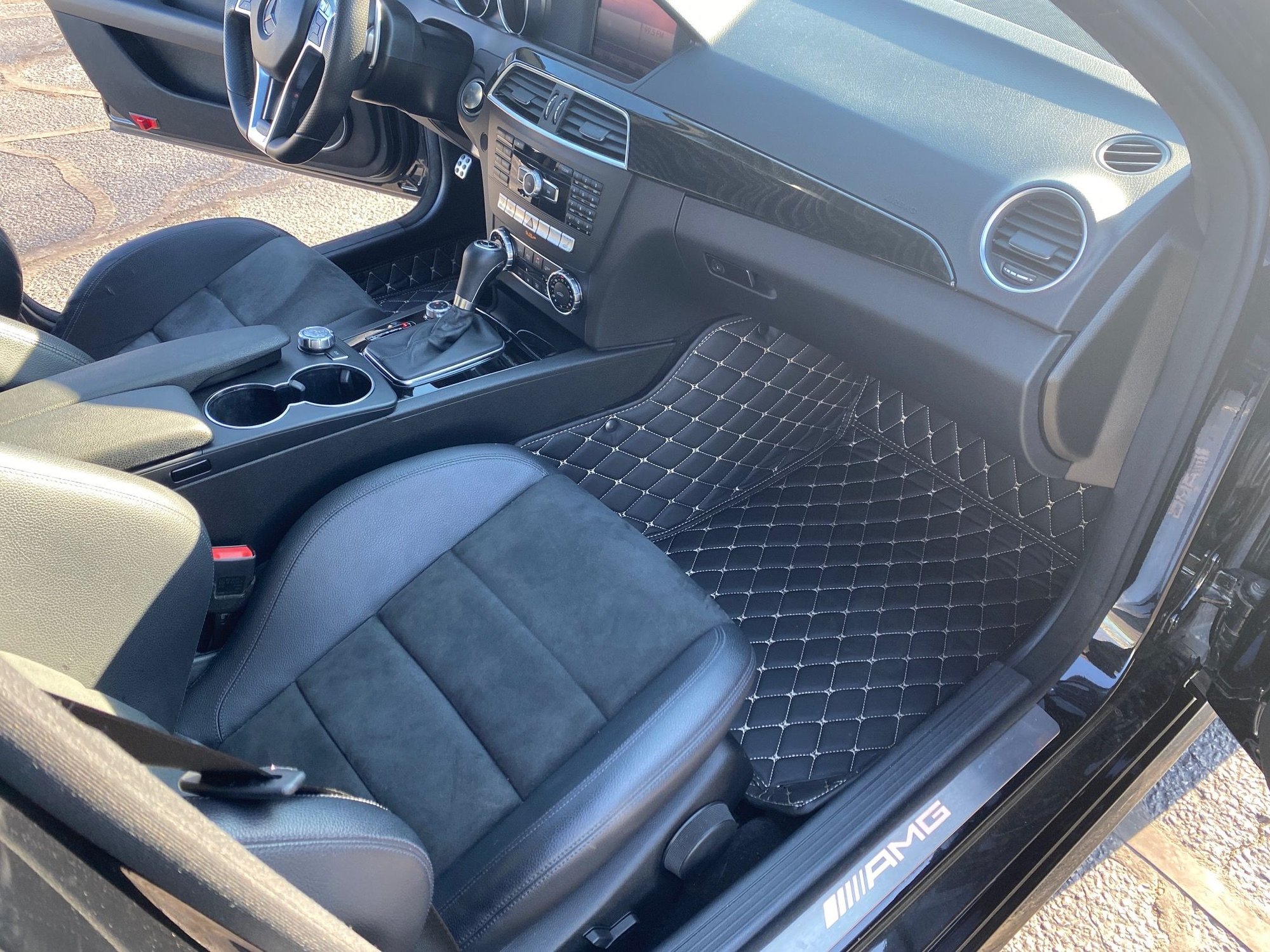 2013 Mercedes-Benz C63 AMG - 2013 C63 AMG Sedan - Used - VIN WDDGF7HB9DA809322 - 72,000 Miles - 8 cyl - 2WD - Automatic - Sedan - Black - Evansville, IN 47725, United States