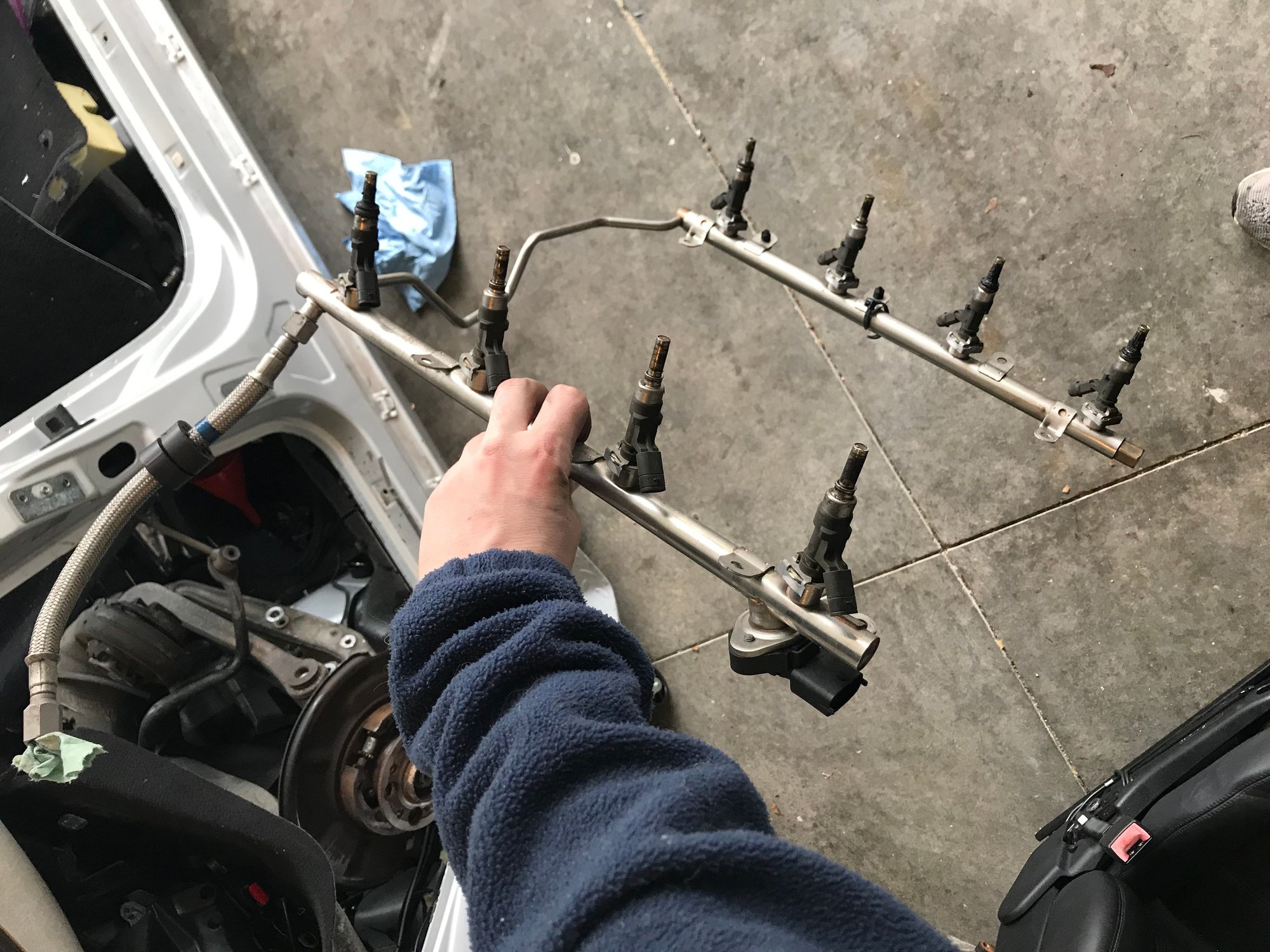Engine - Intake/Fuel - AMG 63 Fuel Injection Rail & Injectors 6.2L M156 Mercedes S63 E63 CL63 - Used - 2007 to 2010 Mercedes-Benz E63 AMG - Cincinnati, OH 45211, United States