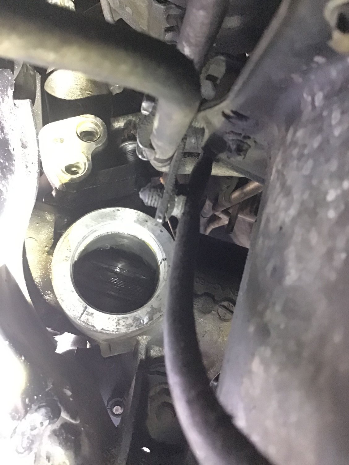 Steering rack clearance port