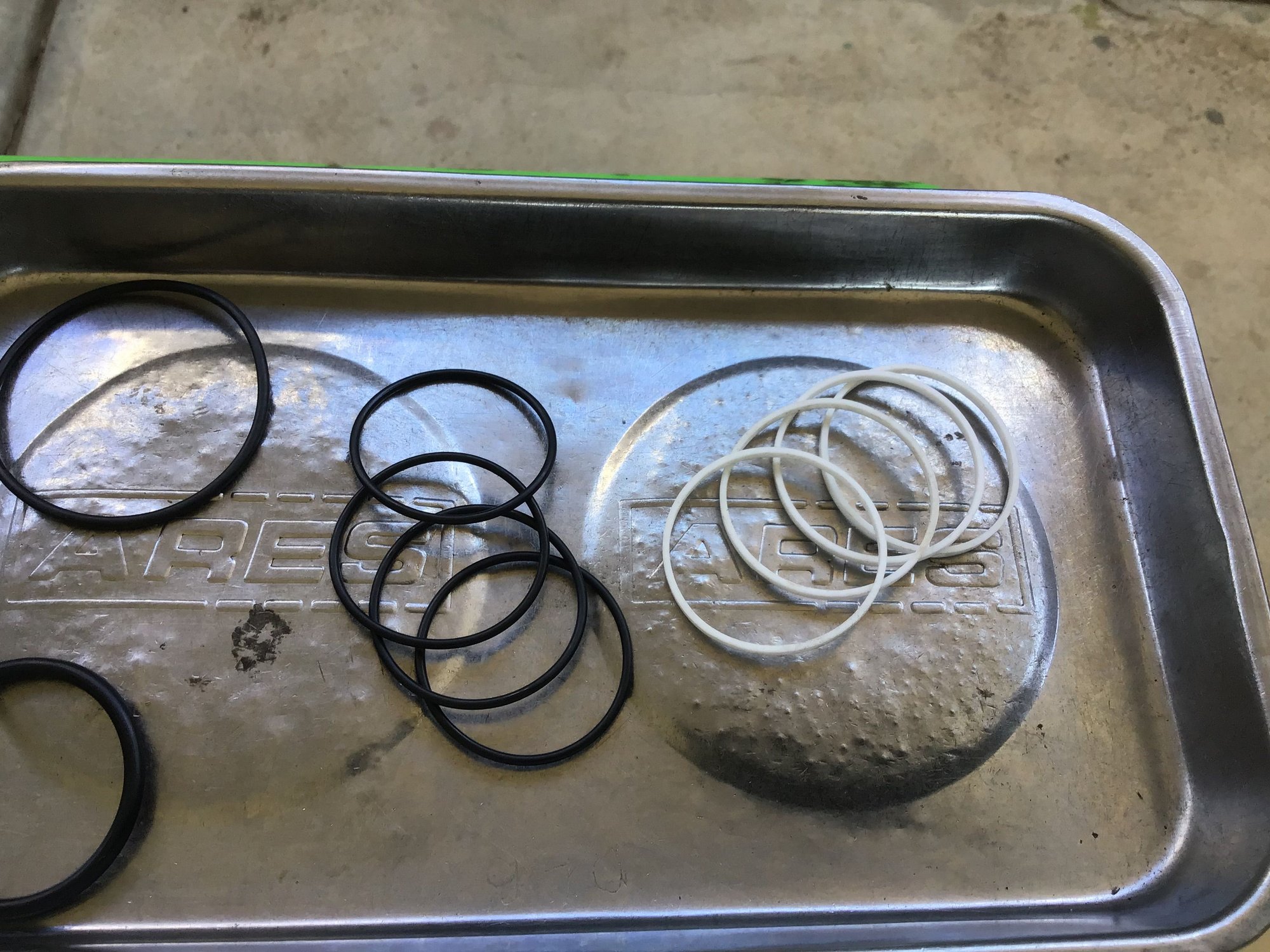 New set which is only for QTY 4 circuits. Black is the rubber o-ring on inside and will be covered by the white teflon ring