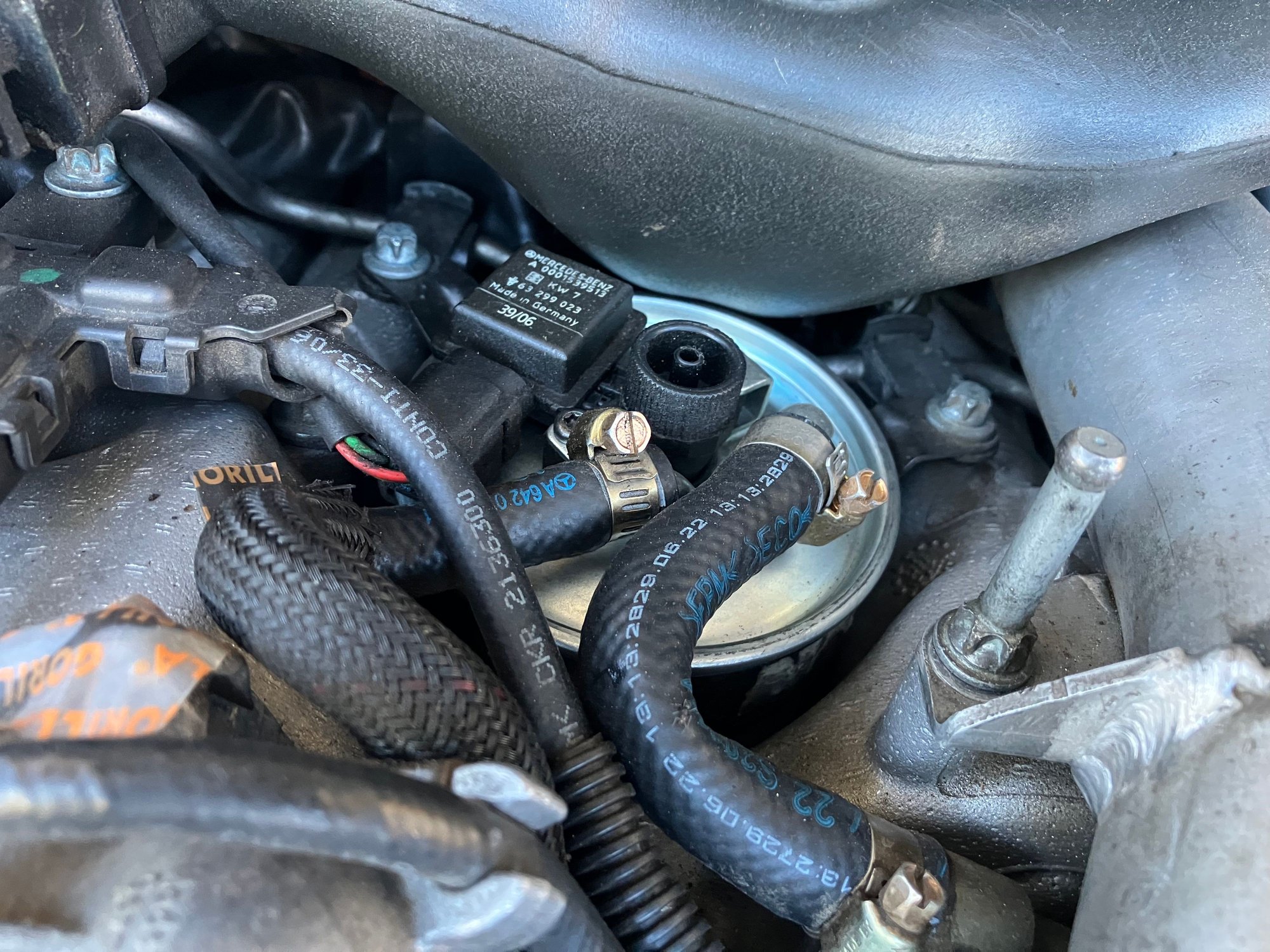 Fuel filter clamps