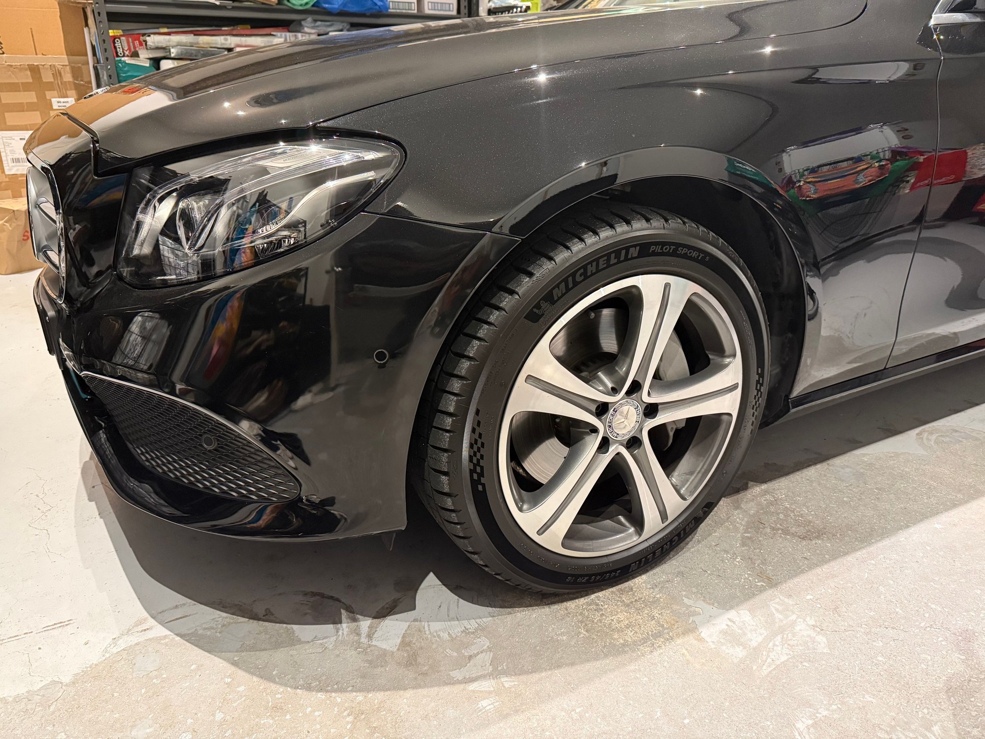 My Michelin Pilot Sport 5 245/45zr18 100y on pre-facelift E300. Fresh from A service from the dealer at MB I Berwick who put on the tyre shine.