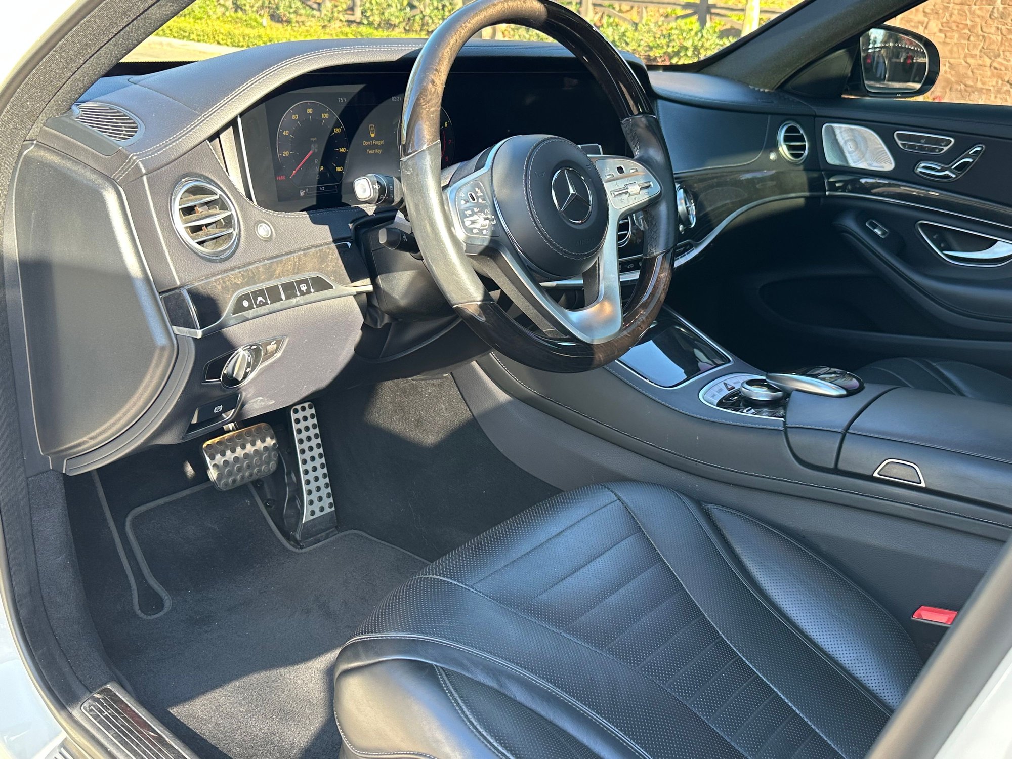 2019 Mercedes-Benz S560 - 2019 Mercedes-Benz S-Class S 560 Sedan 4D - Used - VIN WDDUG8DB2KA483324 - 53,500 Miles - 8 cyl - 2WD - Automatic - Sedan - White - Huntington Beach, CA 92646, United States