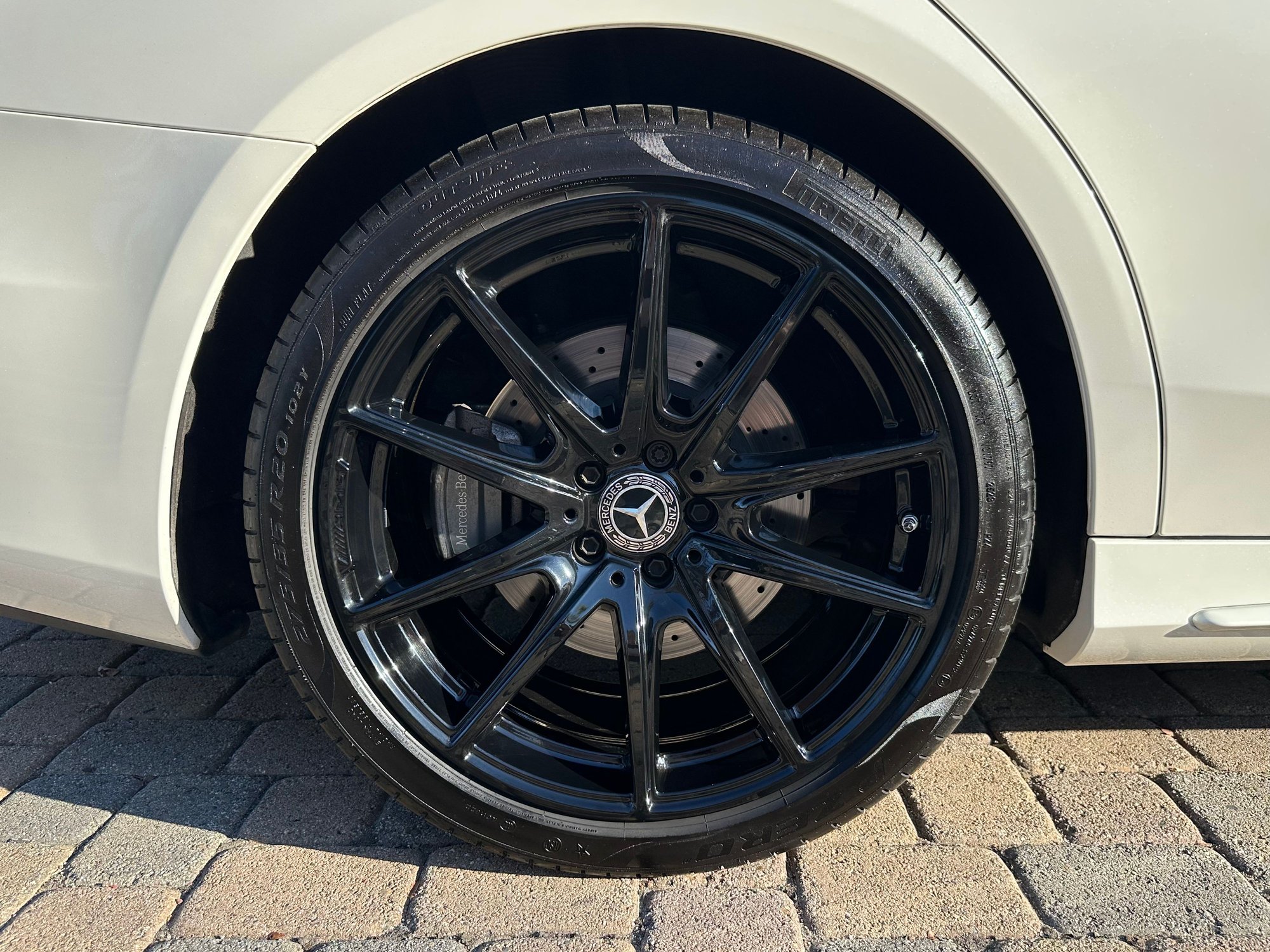 2019 Mercedes-Benz S560 - 2019 Mercedes-Benz S-Class S 560 Sedan 4D - Used - VIN WDDUG8DB2KA483324 - 53,500 Miles - 8 cyl - 2WD - Automatic - Sedan - White - Huntington Beach, CA 92646, United States