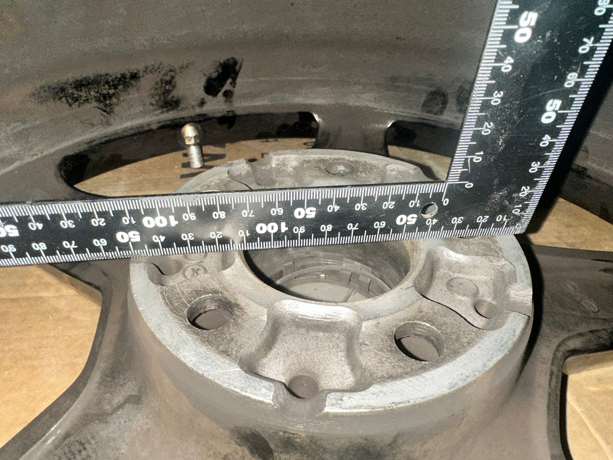 Here is the mating surface on the hub of the rim