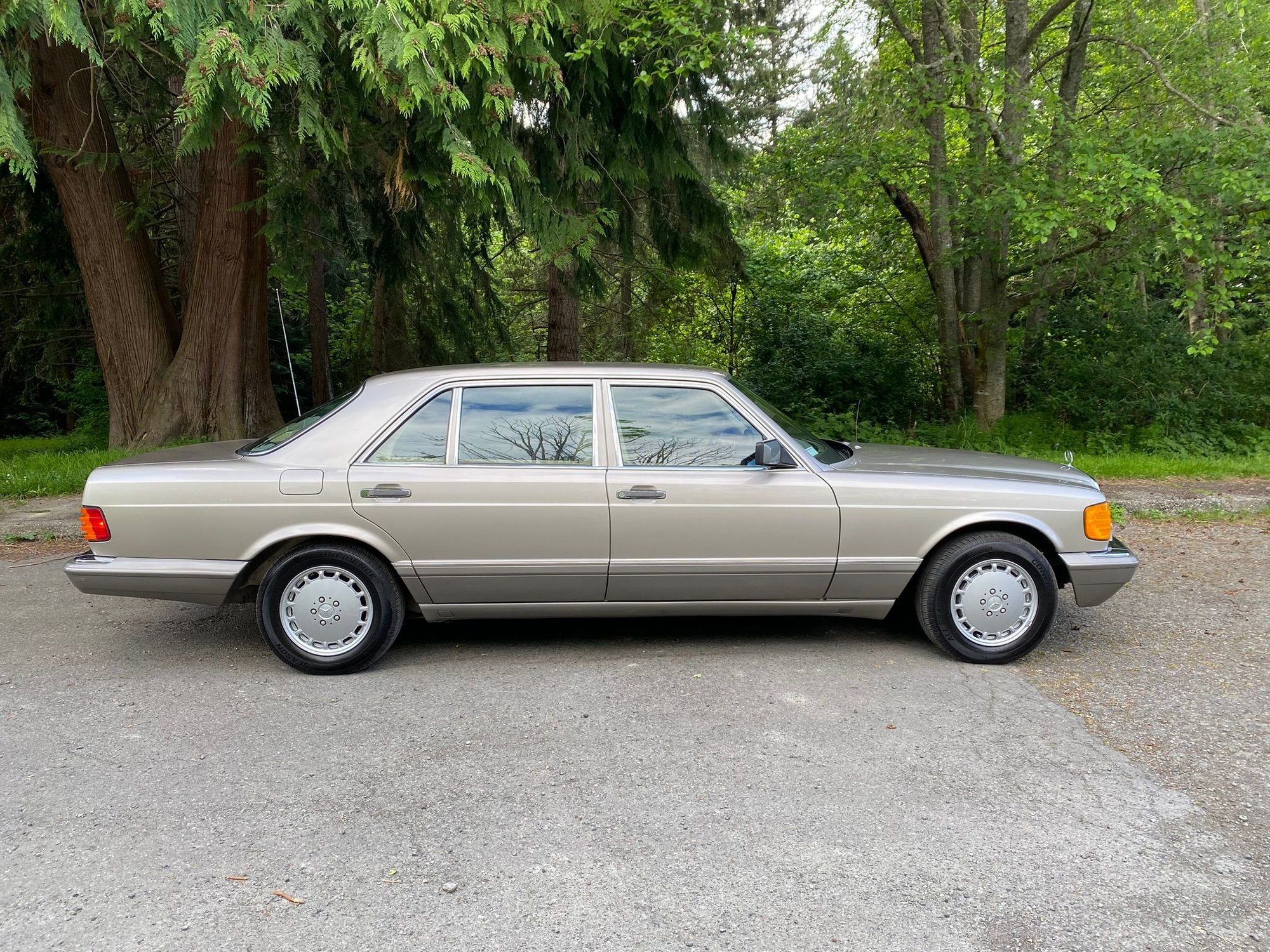 1990 Mercedes-Benz 300SEL - 1990 Mercedes-Benz 300SEL - Used - VIN WDBCA25D6LA519536 - 123,700 Miles - 6 cyl - 2WD - Automatic - Sedan - Silver - Seattle, WA 98199, United States