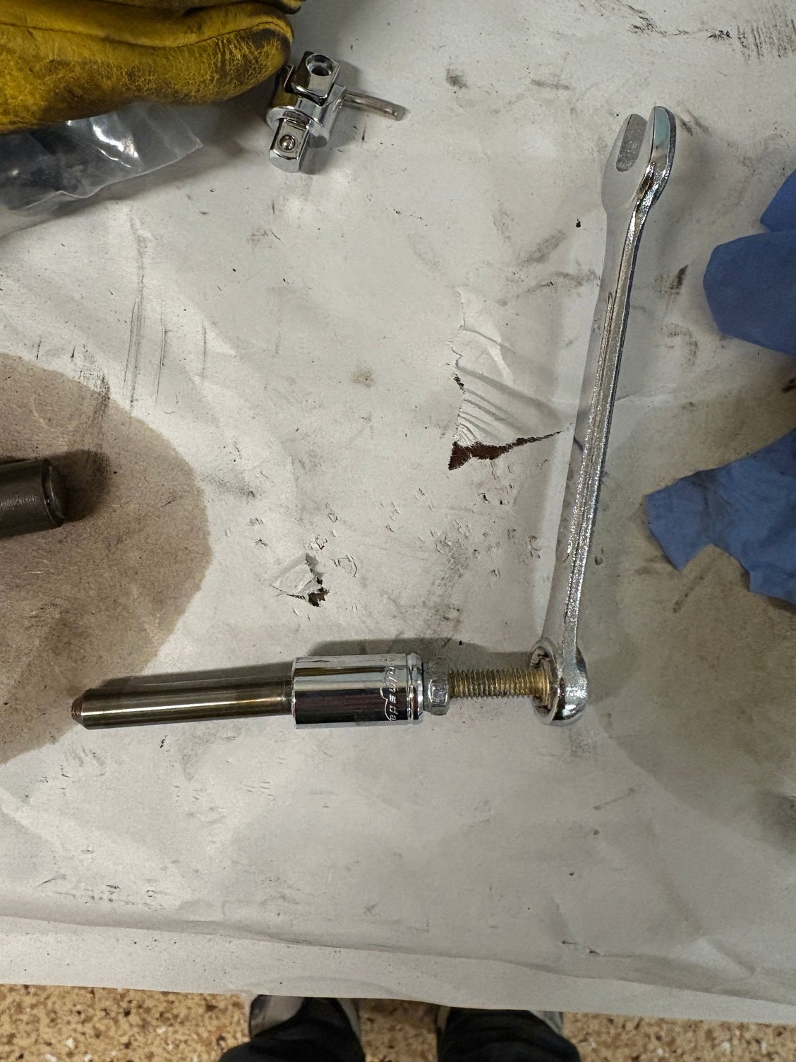 The side rail dowel pin removal tool.