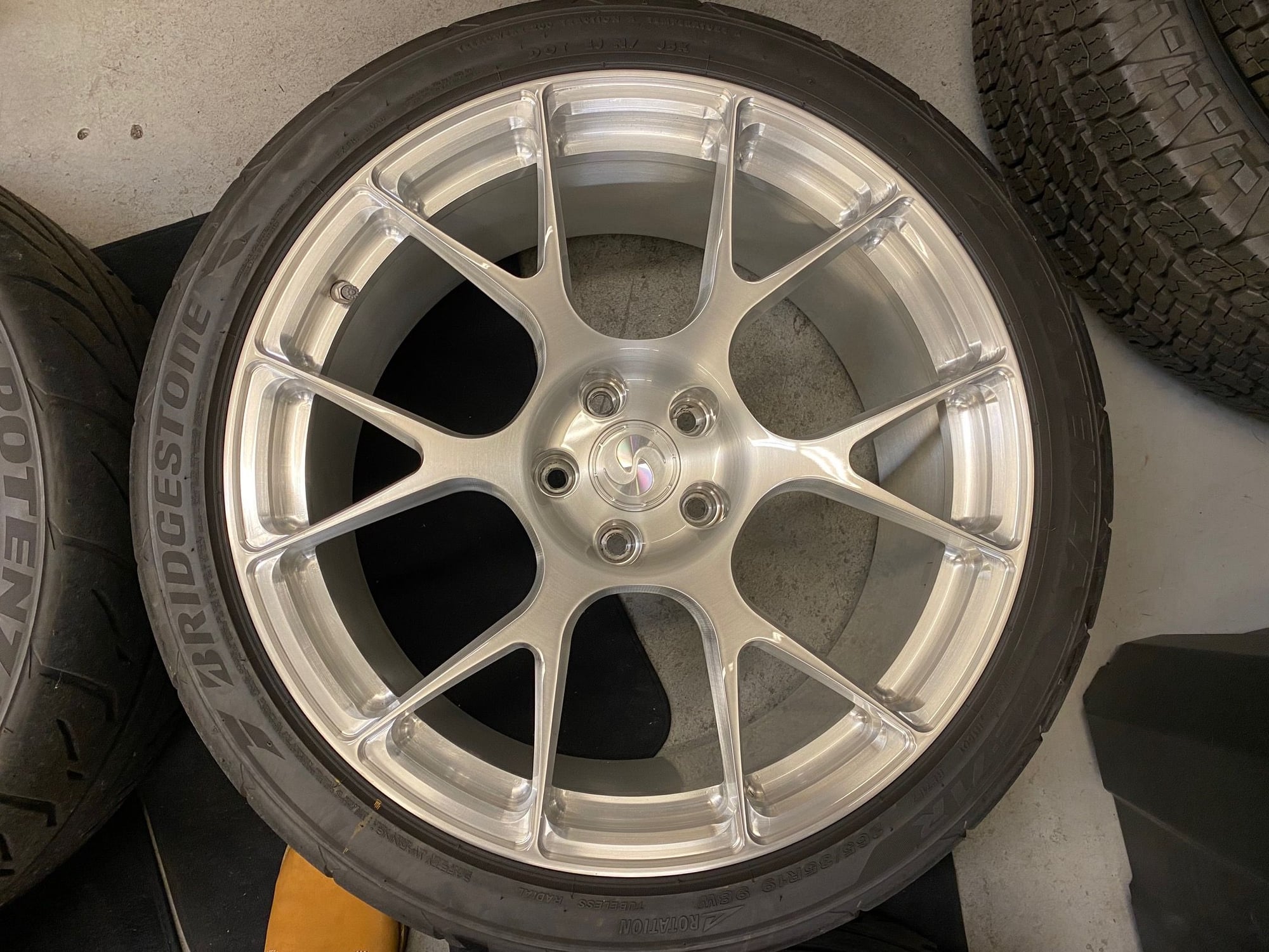 Wheels and Tires/Axles - Signature Wheel SV503 19x10.5 +57, 19x9.5 +30, 5x112 w/ RE71R tires C63s Sedan/Coupe - Used - 2015 to 2021 Mercedes-Benz C63 AMG S - Edmonds, WA 98020, United States