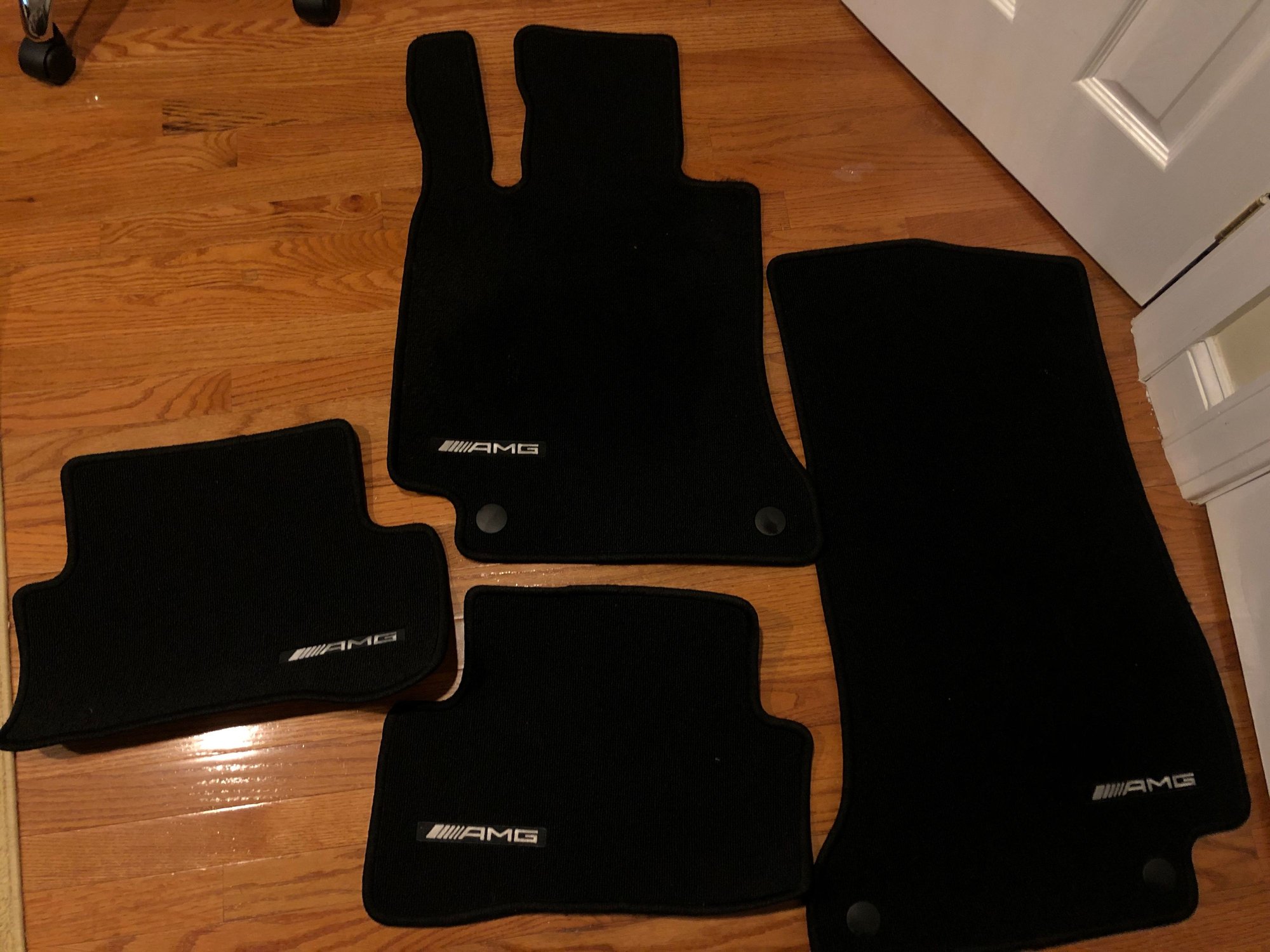 Interior/Upholstery - MERCEDES-BENZ 205-680-60-05-64-9G63 Amg Floor Mats, Short Loop Pile Design, Set of 4 - Used - Yorktown, NY 10598, United States