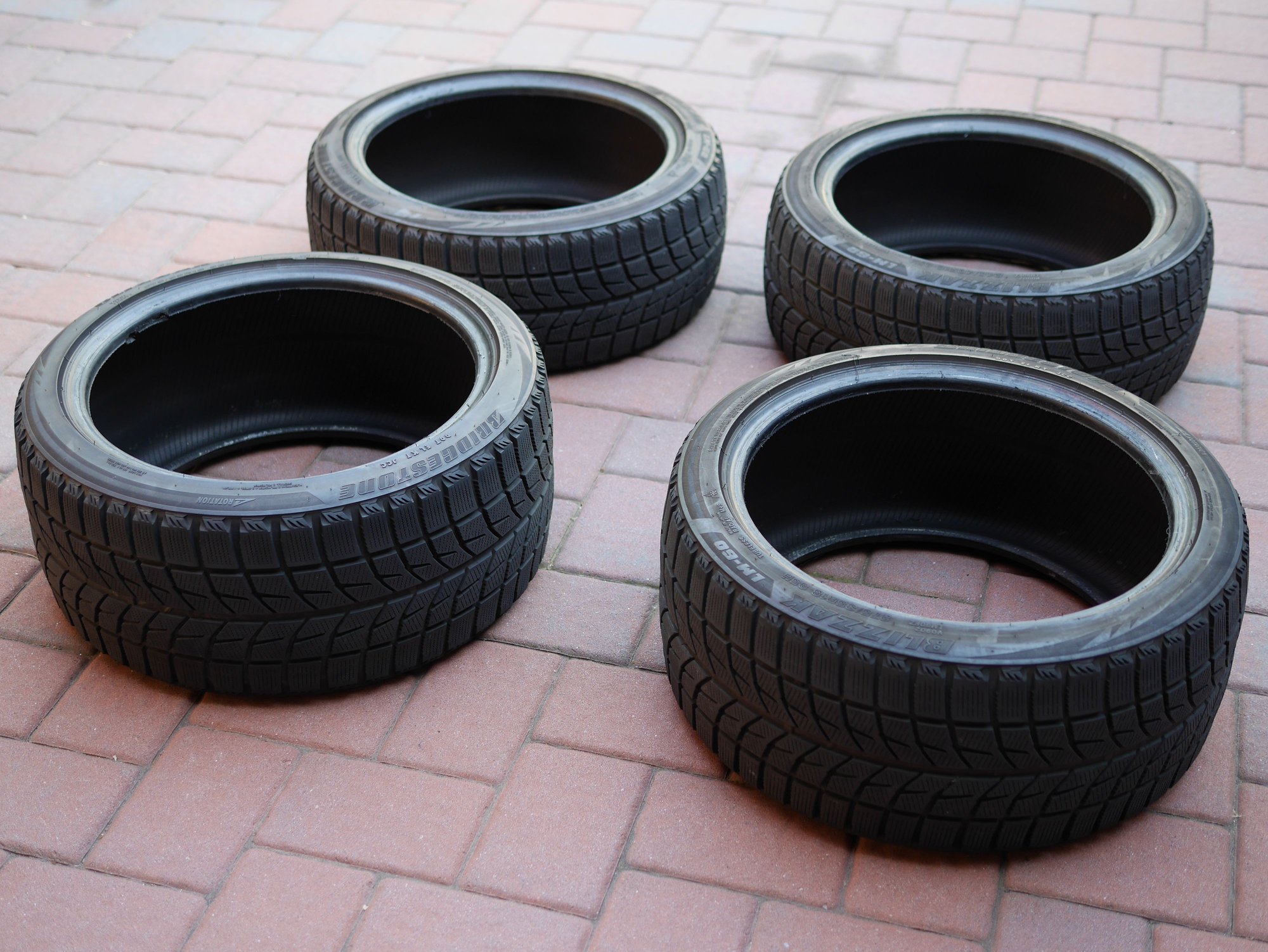 Wheels and Tires/Axles - Bridgestone Blizzak LM60 Snow Tires Staggered set for W210 E55 AMG - Used - 1999 to 2001 Mercedes-Benz E55 AMG - Pelham, NY 10461, United States