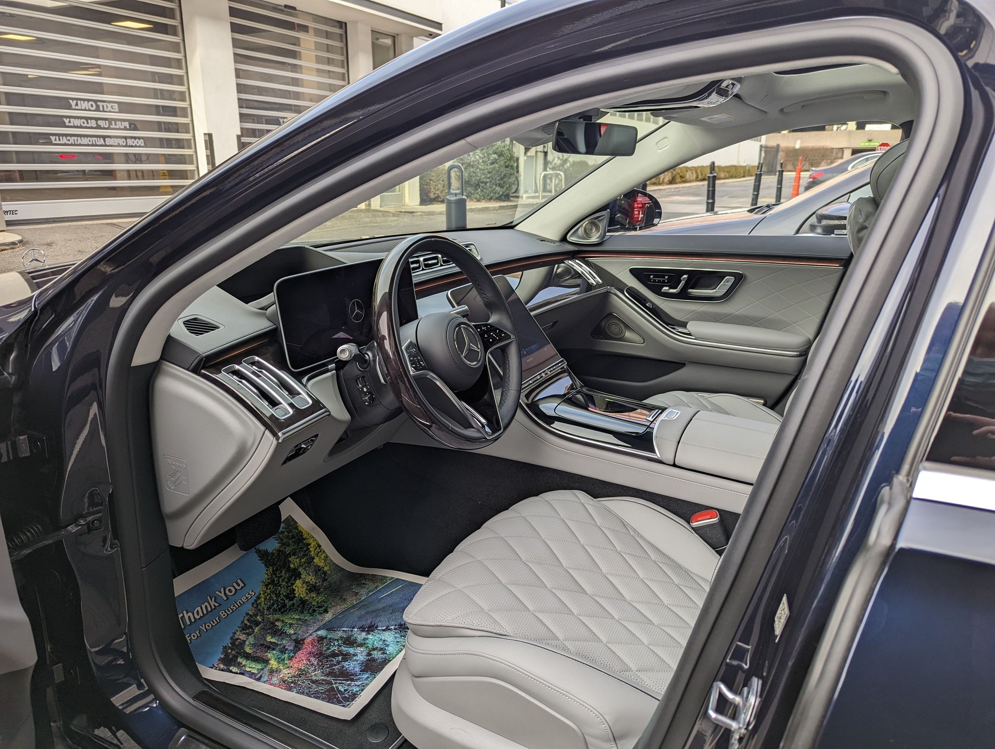 yacht blue interior s580