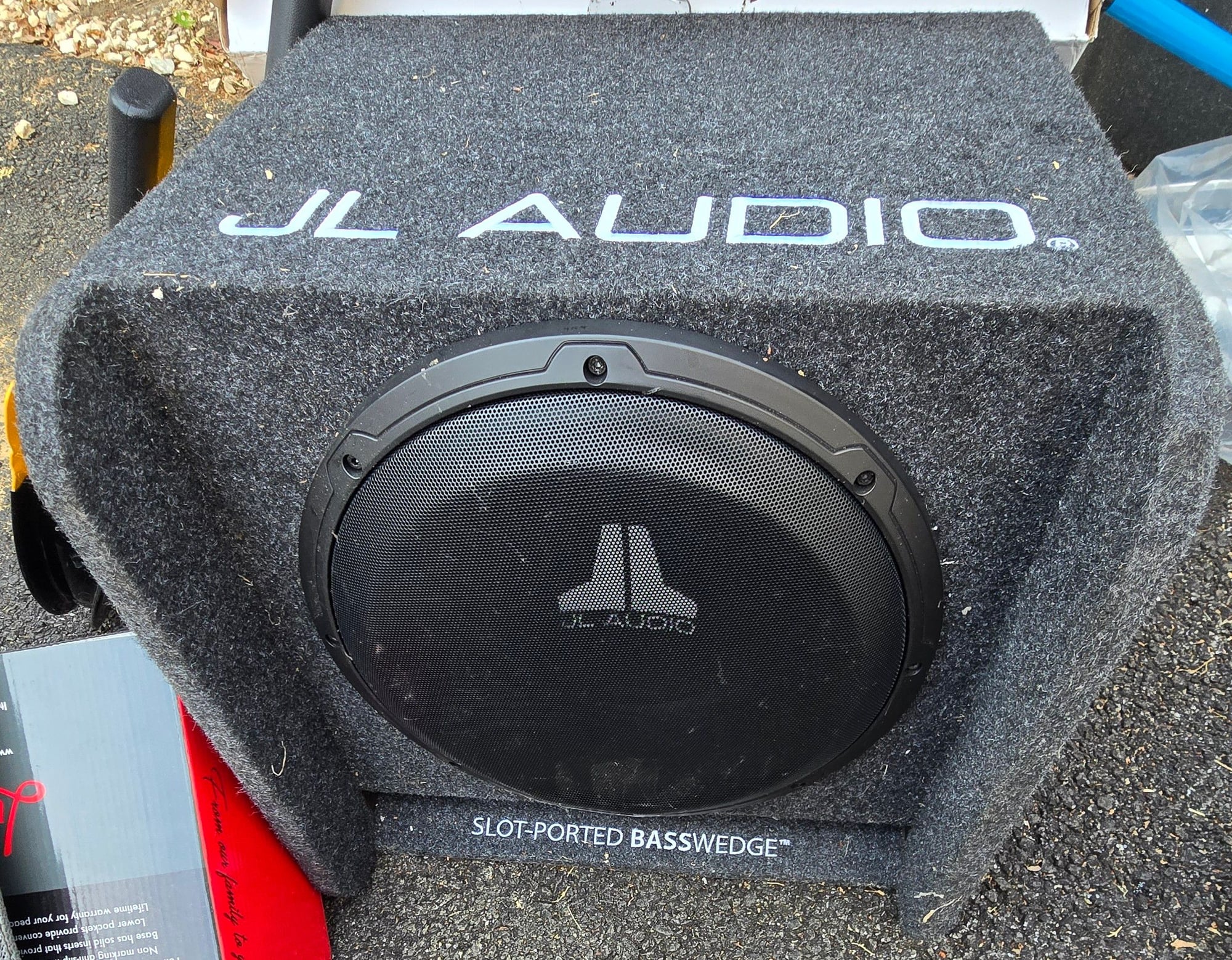 Audio Video/Electronics - JL Audio Slot Ported Enclosed Subwoofer Like New, Compact, and it CRANKS! - Used - All Years Any Make All Models - Laurel, MD 20708, United States