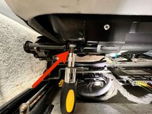 Another angle of the screw. 