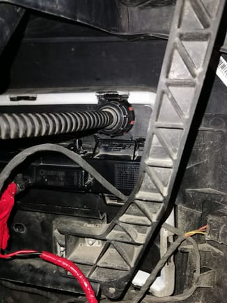 The DRL connection and the Block heater connection 