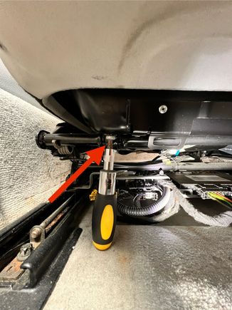 Another angle of the screw. 