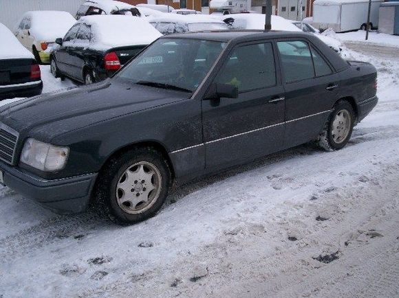 w124 220 E 94&quot; My pride and joy :P 15&quot; inch wheels for winter 
tire´s :D