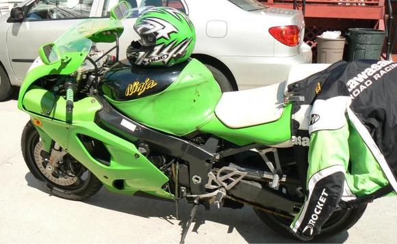 Ninja ZX7R