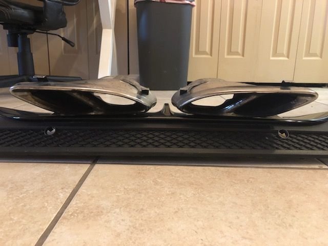 Exterior Body Parts - C450 AMG Rear Apron Trim Diffuser and 4 Outlet Exhaust Tips (OEM) - Used - 2016 to 2017 Mercedes-Benz C450 AMG - 2016 to 2017 Mercedes-Benz C300 - 2016 to 2017 Mercedes-Benz C350e - 2017 Mercedes-Benz C43 AMG - 2016 Mercedes-Benz C450 AMG - 2016 to 2017 Mercedes-Benz C63 AMG - 2016 to 2017 Mercedes-Benz C63 AMG S - Gainesville, FL 32608, United States