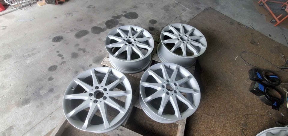 Wheels and Tires/Axles - freshly powder coated r350 rims, hasnt seen rubber yet - Used - 2006 to 2014 Mercedes-Benz R350 - Brattleboro, VT 05301, United States