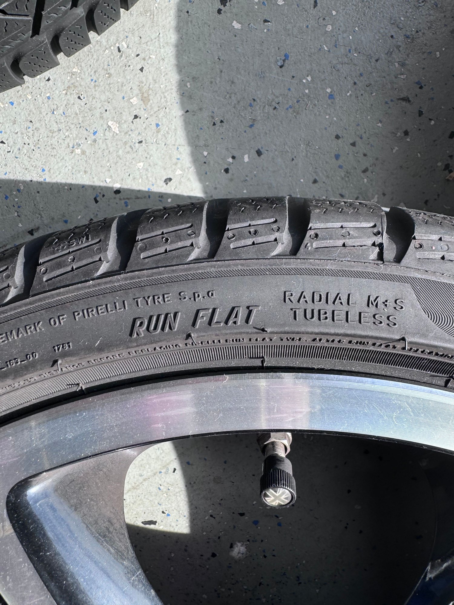Wheels and Tires/Axles - 2017 Mini JCW wheels with run flat snow tires 18” Ri - Used - 2014 to 2026 Mini F56: Mini Hatch/Hardtop - Millsboro, DE 19966, United States
