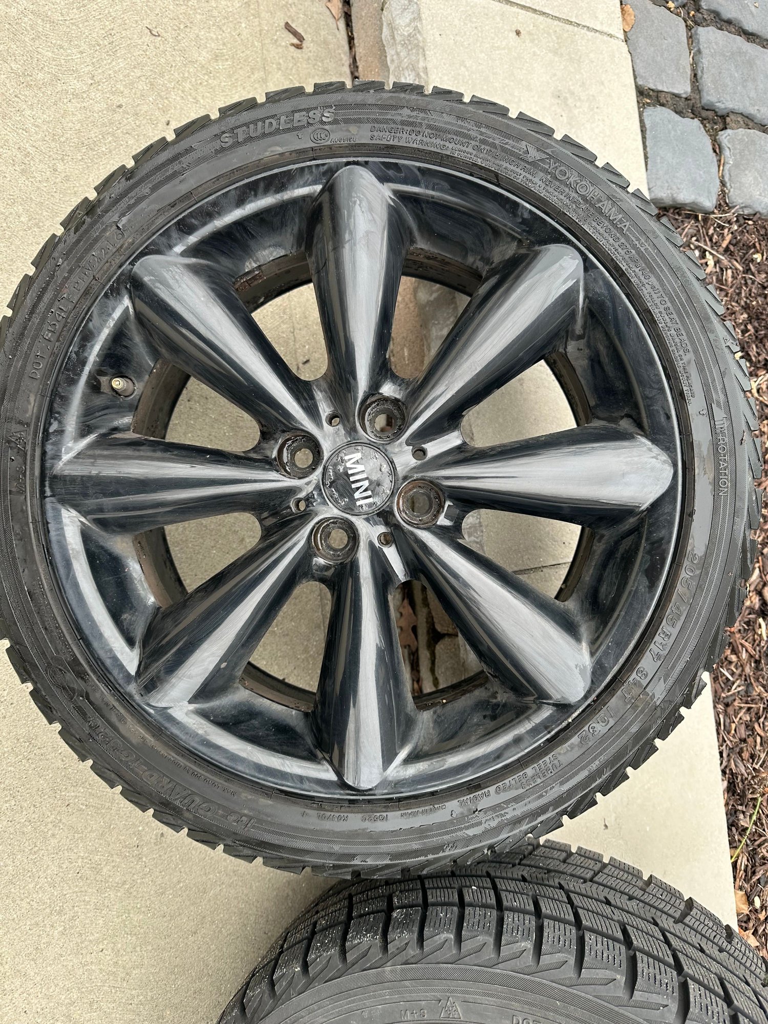 Wheels and Tires/Axles - OEM wheels and snow tires - Used - 2007 to 2013 Mini R56: "Mk II" Mini Hatch/Hardtop range - Willow Springs, IL 60480, United States
