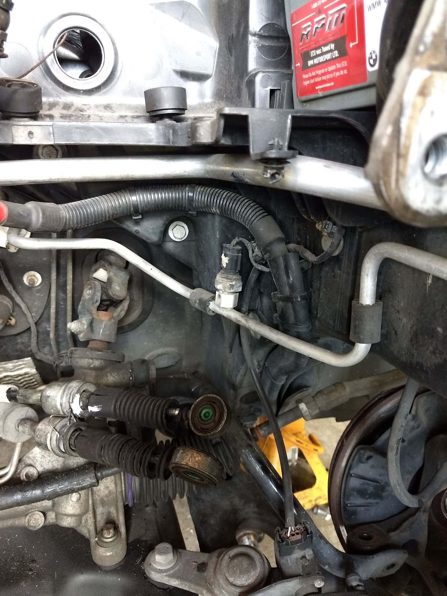 R50/R53 Where tf does my AC pressure sensor plug in? North American