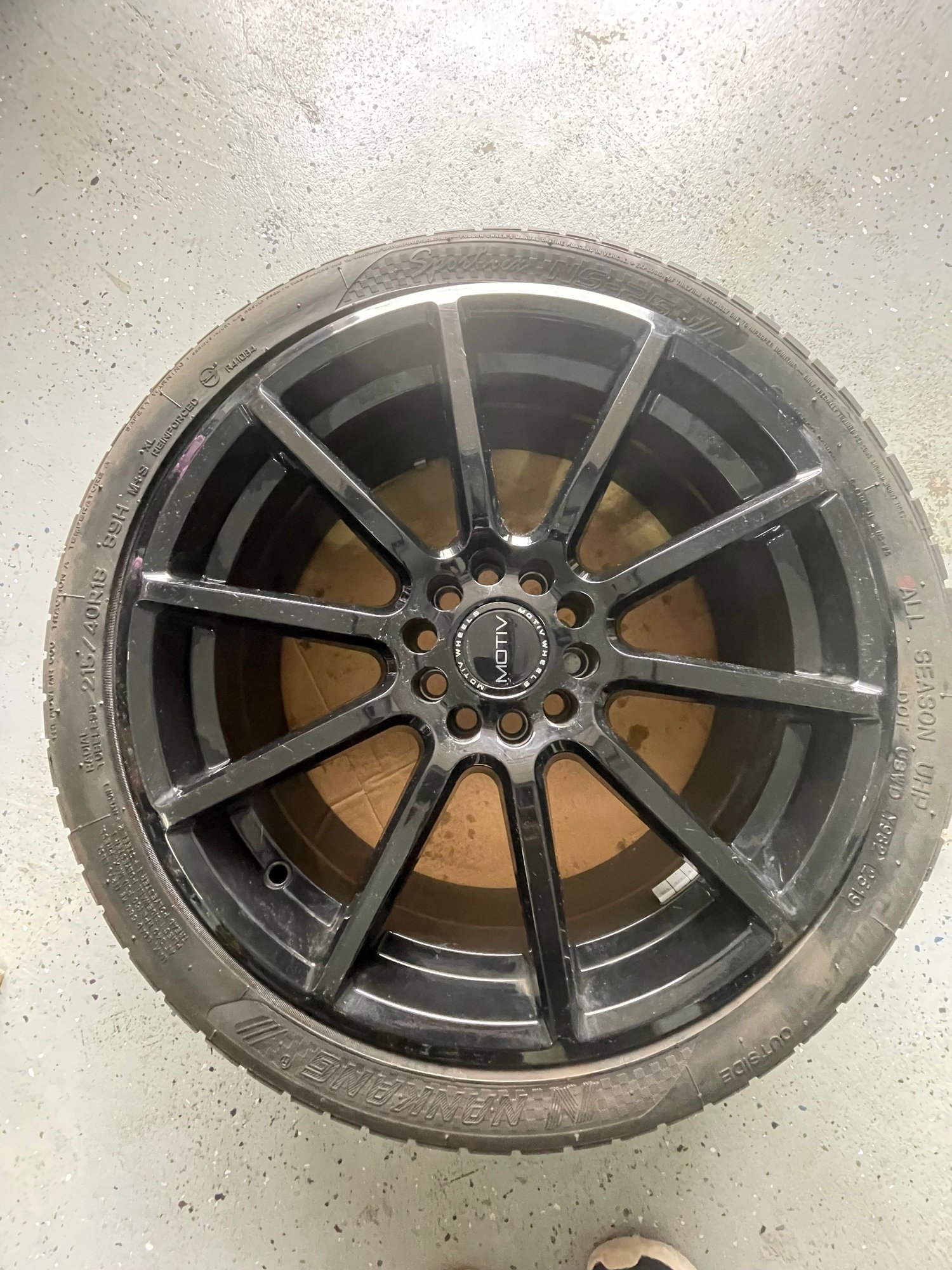 Wheels and Tires/Axles - Motiv Elicit 431B 18x7.5 wheels - Used - 2014 to 2024 Mini F56: Mini Hatch/Hardtop - 2014 to 2024 Mini F55: 5-door Hatch - Edison, NJ 08820, United States